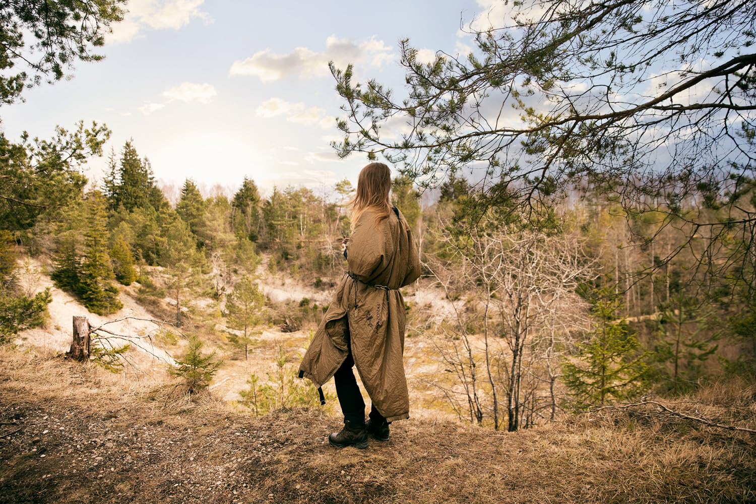 AMAZONAS Ultra-Leichtes Winter-Set Forest - Hängematte, Aufhängung, Tarp, Underquilt-Poncho - Outdoor-Genuss ab 0 Grad, Hochwertige Qualität und stilvolles Design, nur 1,22 kg, Ultraleicht