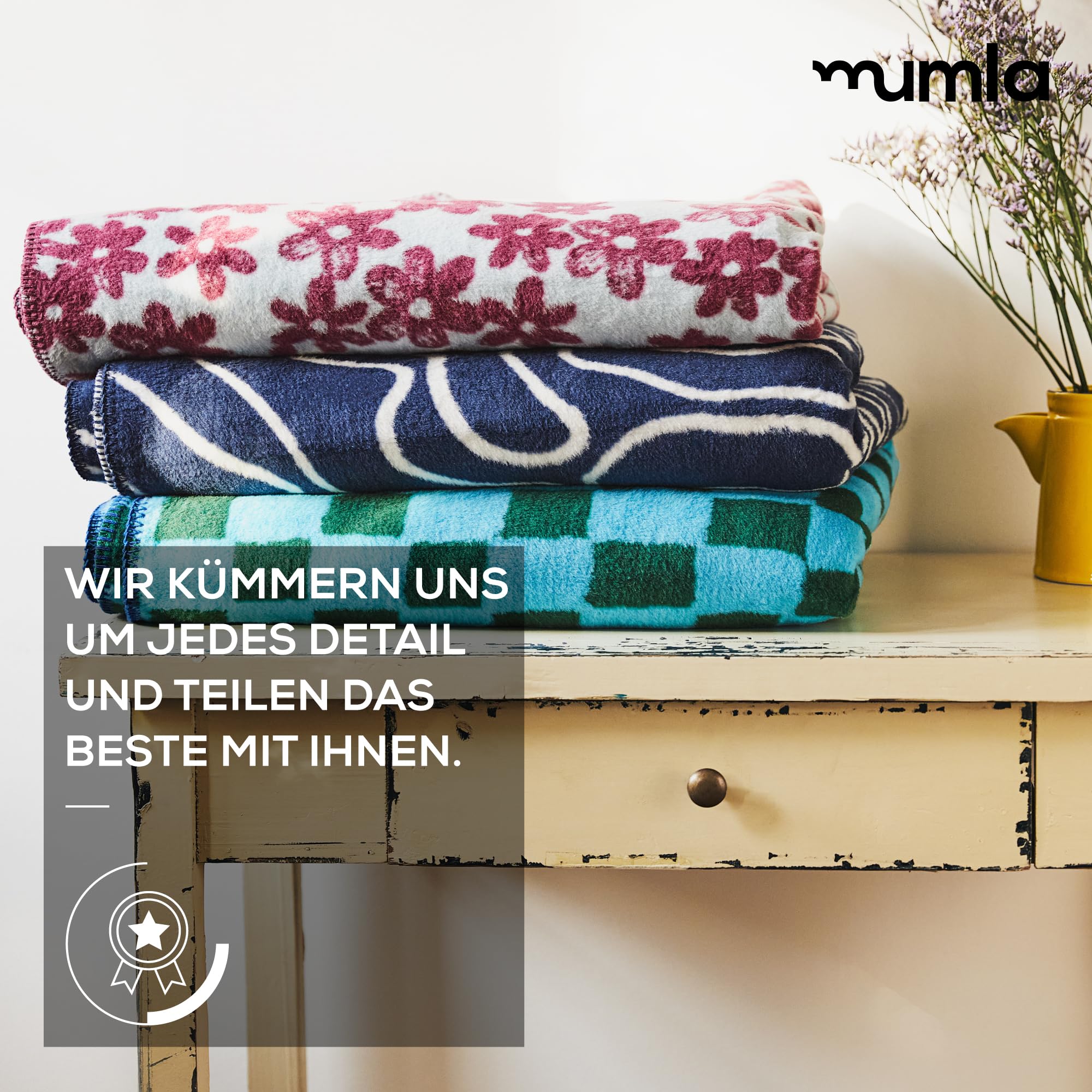 MUMLA - Kuscheldecke 150x200 cm, warm, beidseitig verwendbar, hochwertiger Stoff, orange-lila mit Blumen, Schlafzimmer- und Wohnzimmerdekoration