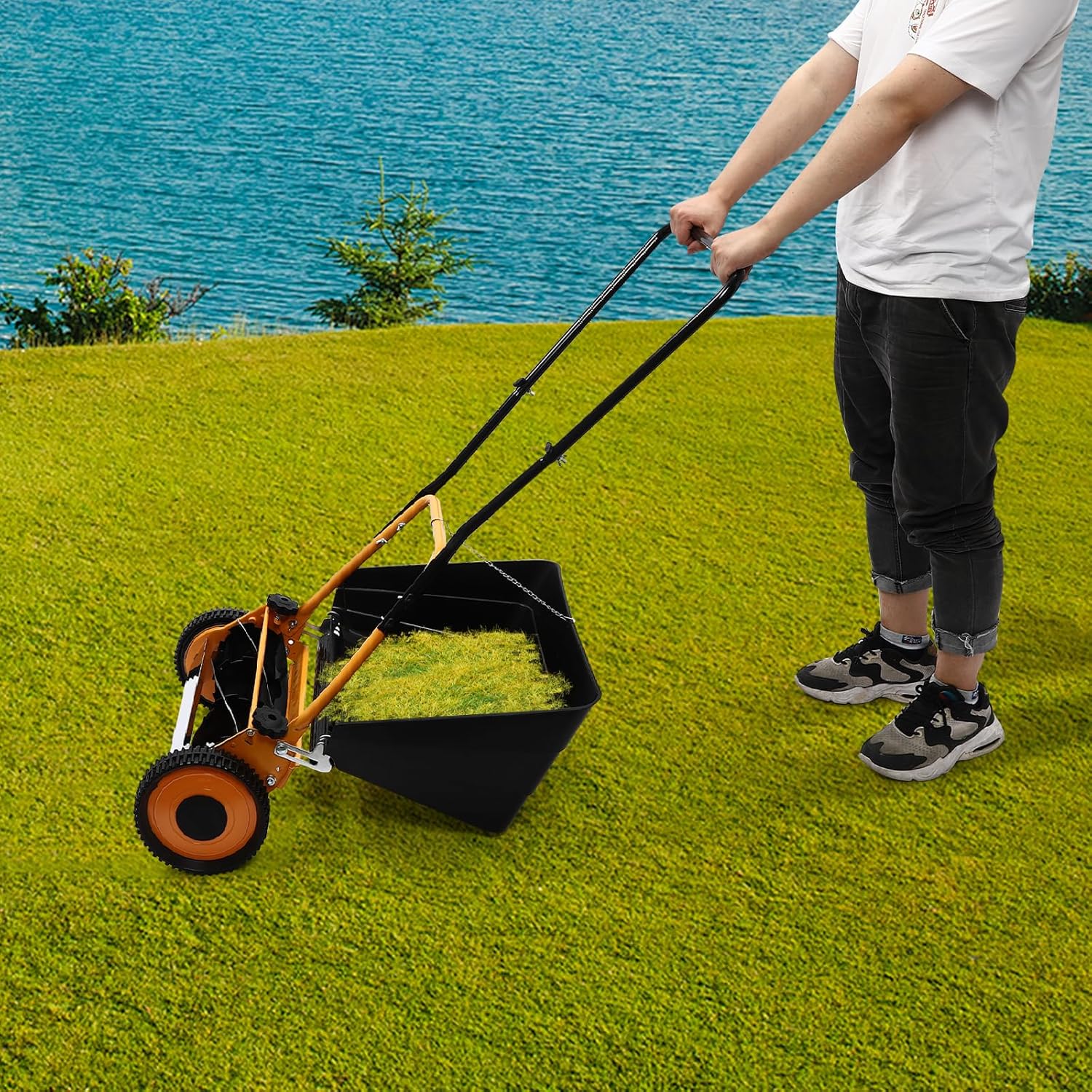 16-Inch Cutting Width Manual Push Reel Lawn Mower with Collection Bag, Four 5-Edged Blades Wheeled Lawn Mower Hand Push Lawn Sweeper Grass Catcher Manual Lawn Dethatcher