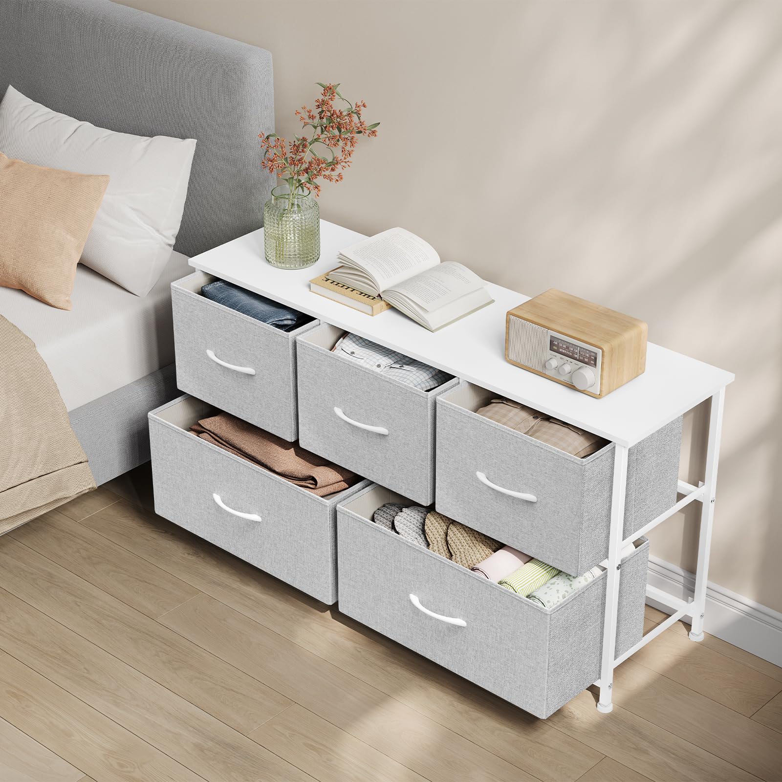 WOLTU Kommode mit 5 Schubladen aus Stoff, Kommodenschrank Sideboard TV-Schrank, für Wohnzimmer Schlafzimmer Flur, aus Metallrahmen Holzwerkstoff, Hellgrau+Weiß, SSK005hgws