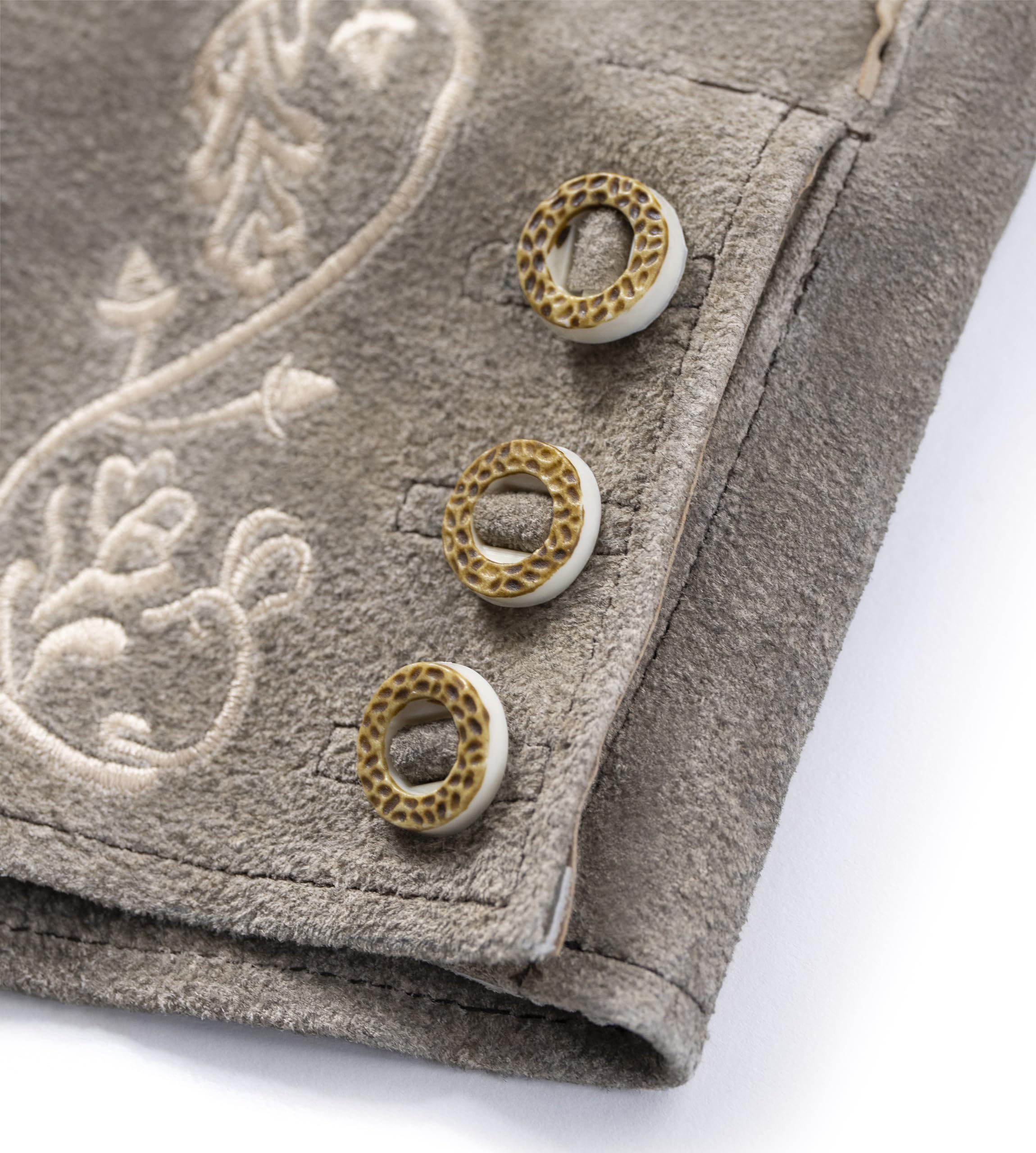 Schöneberger Trachten Couture Herren Lederhose kurz mit Trachtengürtel Bayern, Trachtenlederhose für Oktoberfest, Original Nubuk-Leder, Wiesnjäger