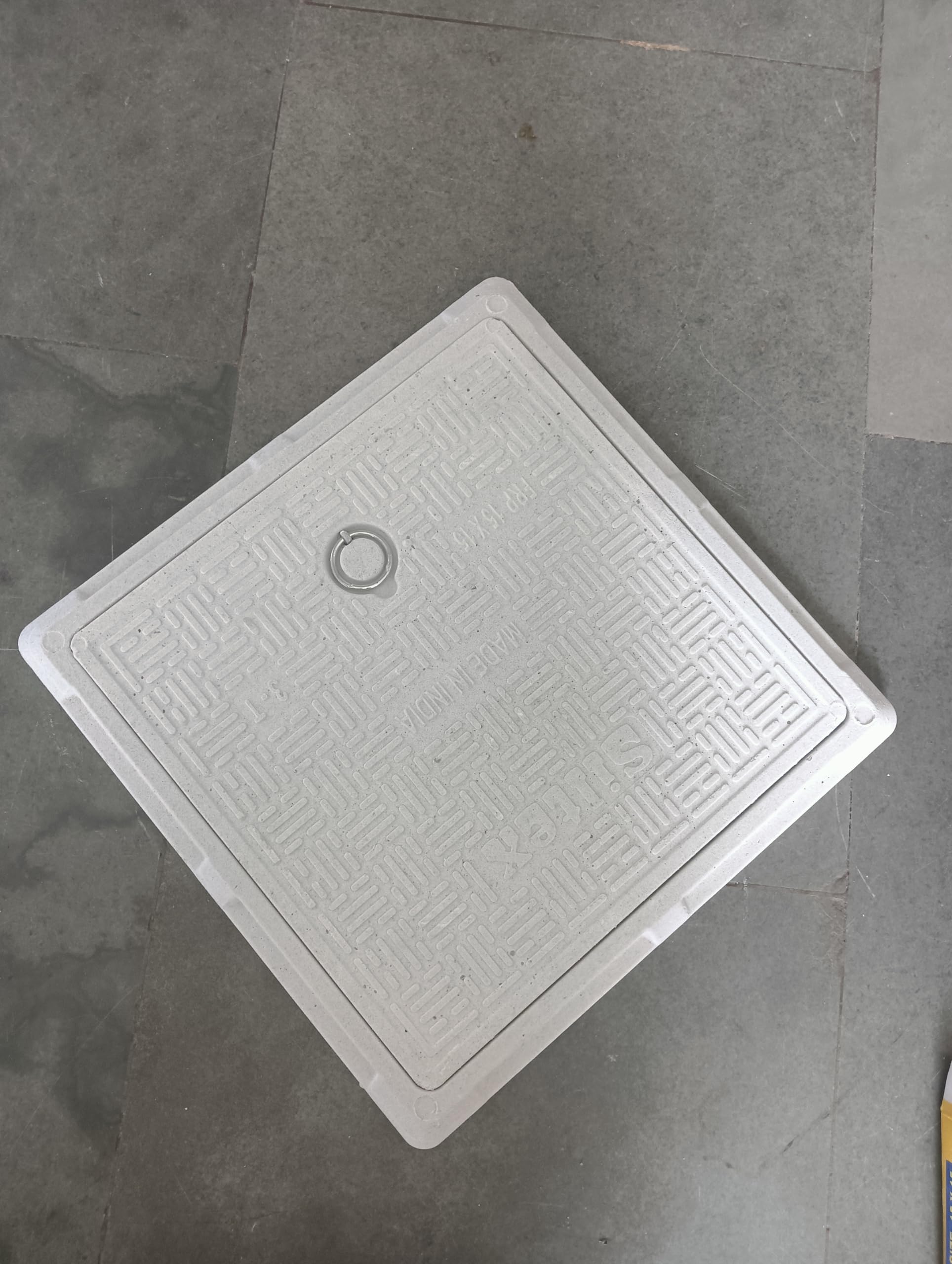 SILTEX Heavy Duty Flat Manhole Cover, 3 Tons Capacity Sump Cover for White LPDE Plastic || Durable and Secure Solution for Basement Protection - (Size-15 x 15 Inch) (Pack of 1) 1