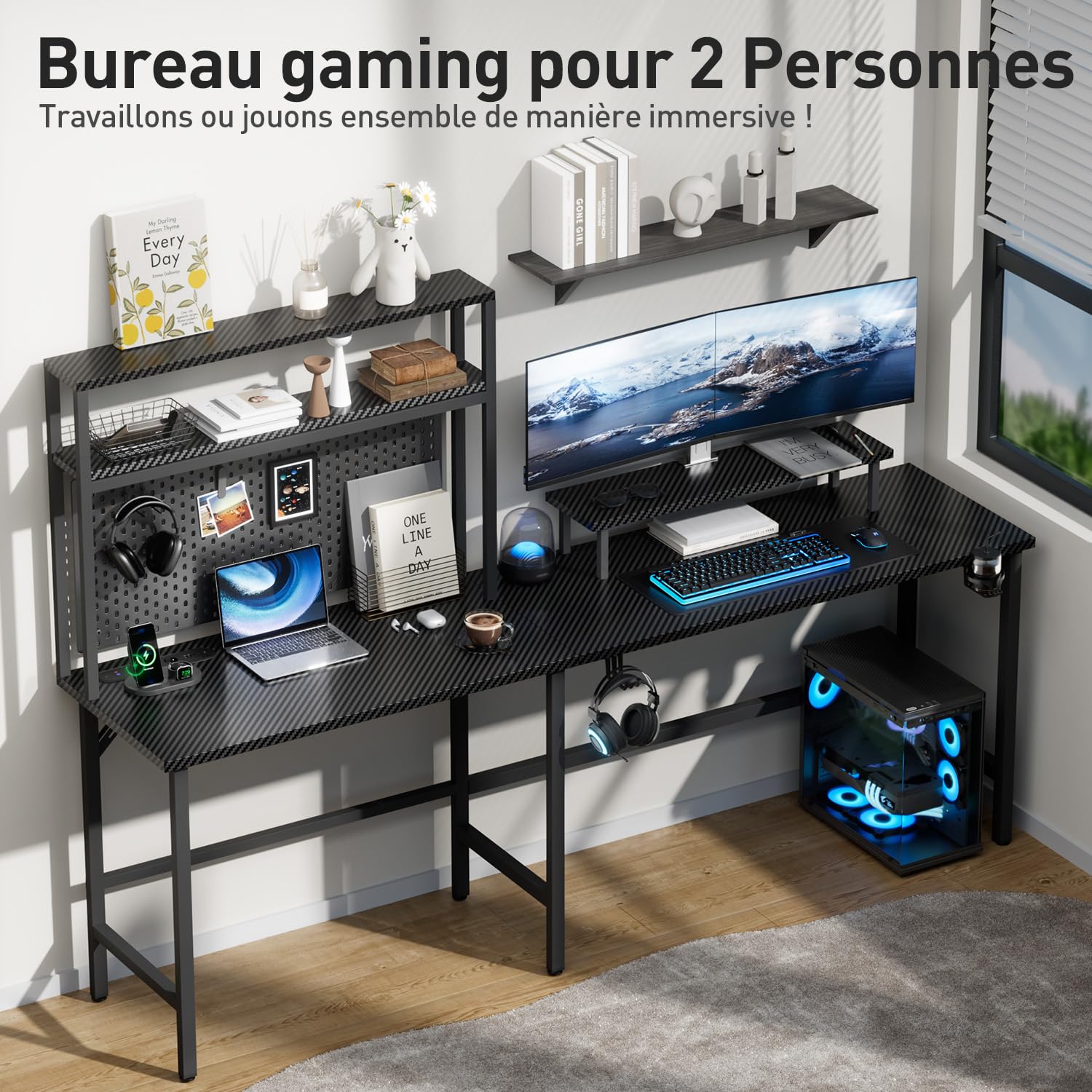 HLFURNIEU Bureau Gaming en L LED, 150 x 100 cm, Noir | Prise Intégrée, Ports USB, Étagères, Surface en Fibre de Carbone