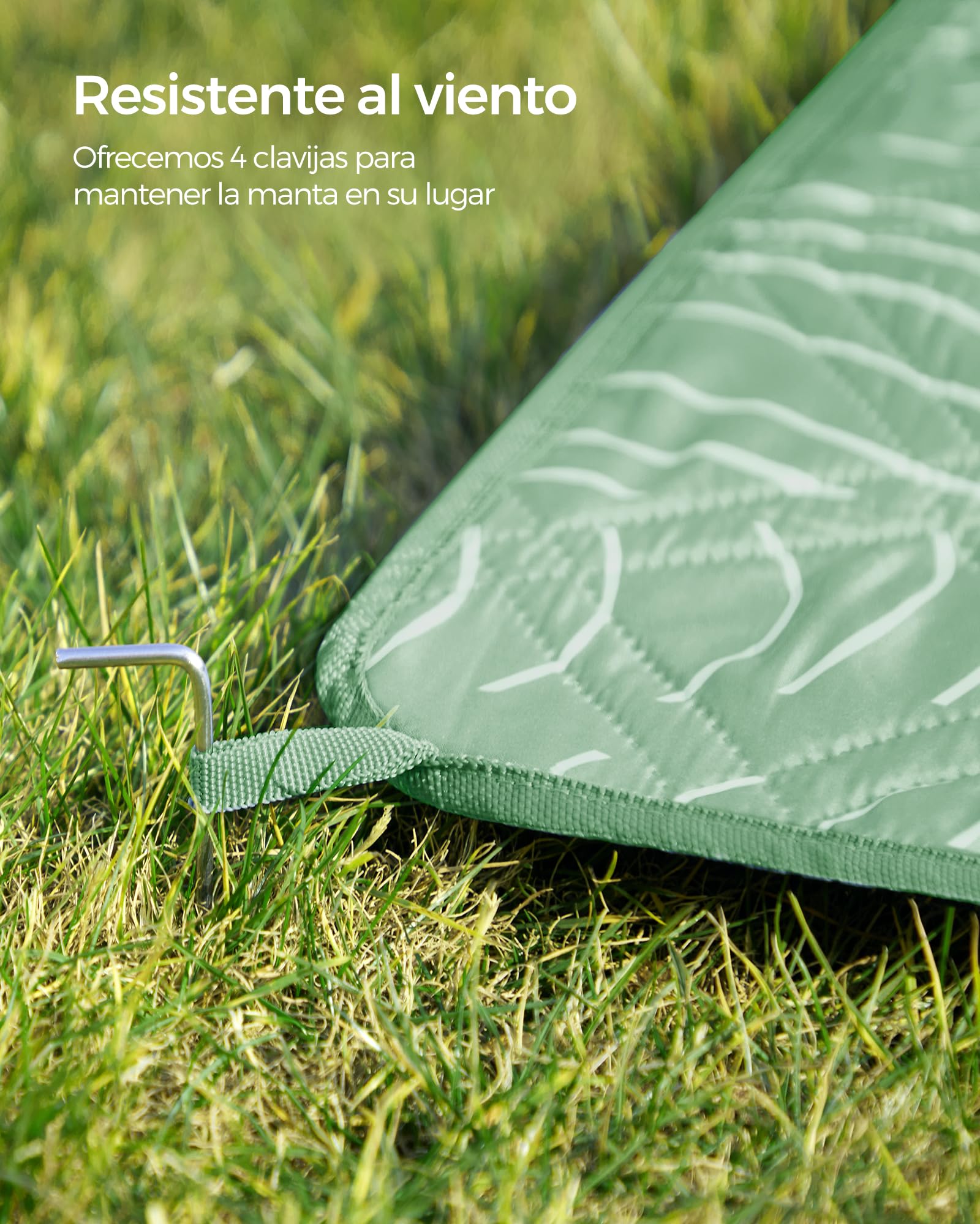 SONGMICS Manta de Picnic, 300 x 200 cm, con 4 Estacas de Suelo, Manta Grande, para Camping, Parque, Jardín, Playa, Impermeable, Lavable a Máquina, Plegable, Motivo de Hojas y Verde Menta GCM310C03