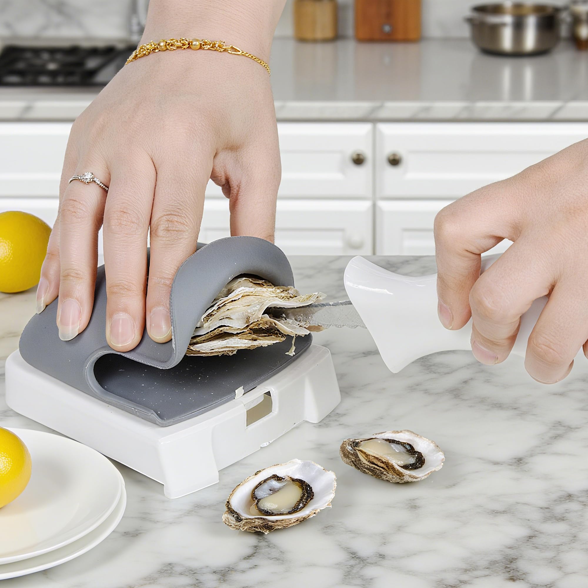 Coltello Portatile per Sgusciare Ostriche Macchina per Aprire Ostriche per Uso Domestico Oyster Knife Oyster Shuck Set Per conchiglie o formaggi duri (Grigio, 2 pezzi-Materiale in silicone)