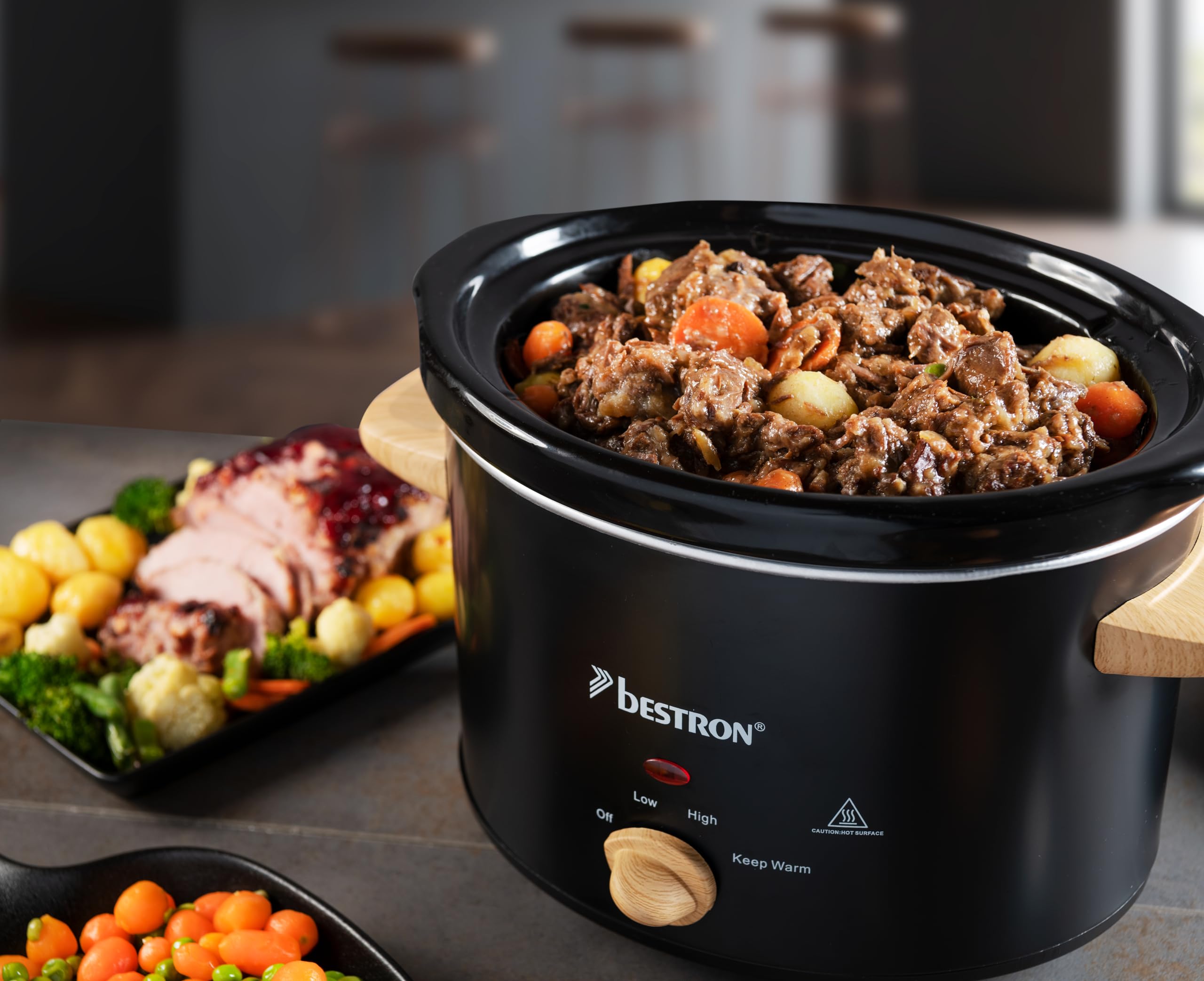 Bestron Slowcooker para 4 personas, Olla de Cocción Lenta con cacerola de cerámica y tapa de vidrio, termostato de 3 niveles, ideal para muchos platos como carne y sopas, 3.5 litros, Negro/Madera