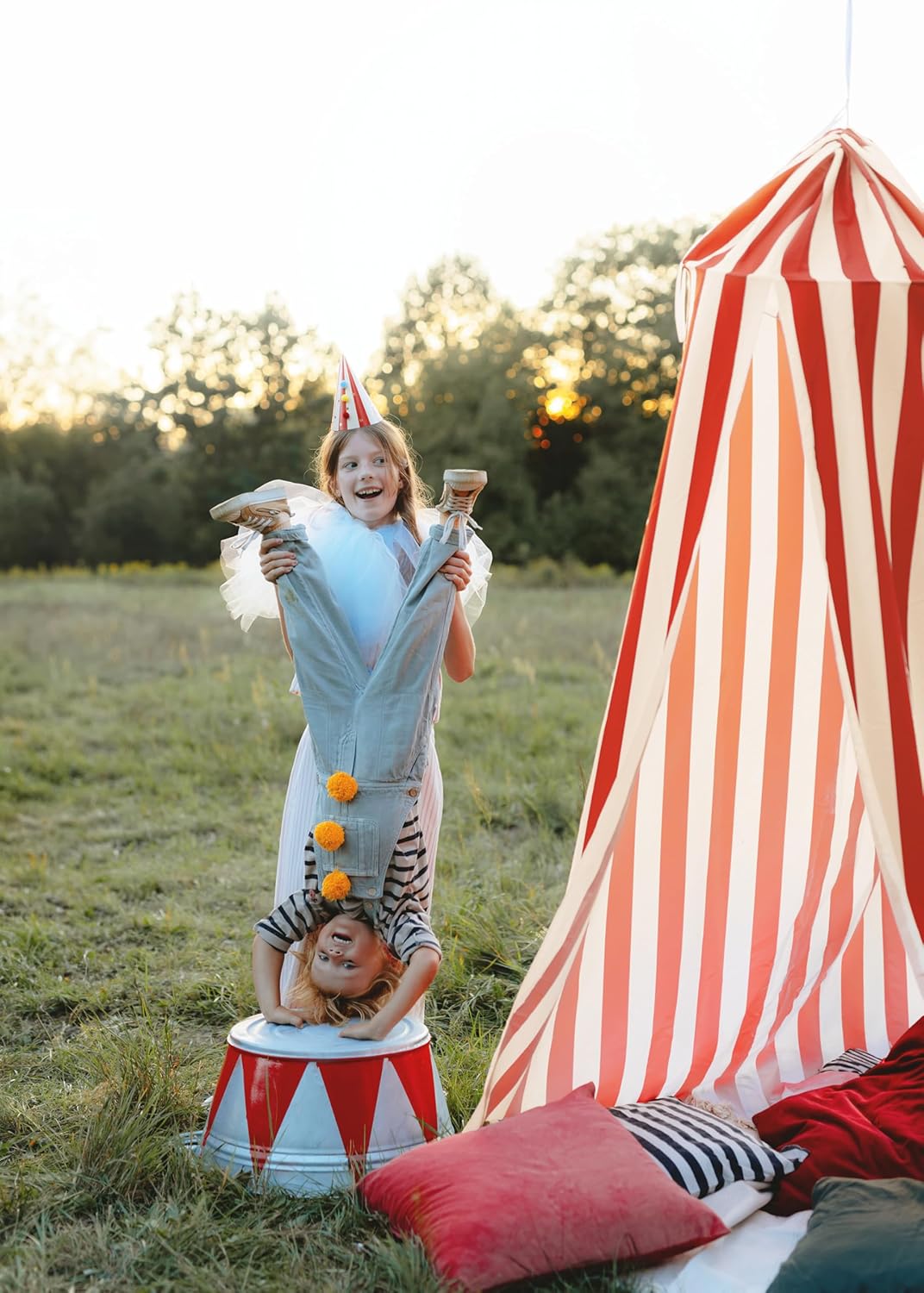 Canopy 60 x 232 cm Striped - Circus Fabric Canopy - Decorative Circus Tent - Decorative Fabric for Hanging - Children's Room Play Tent - Birthday Decoration & Party Accessories - Red White