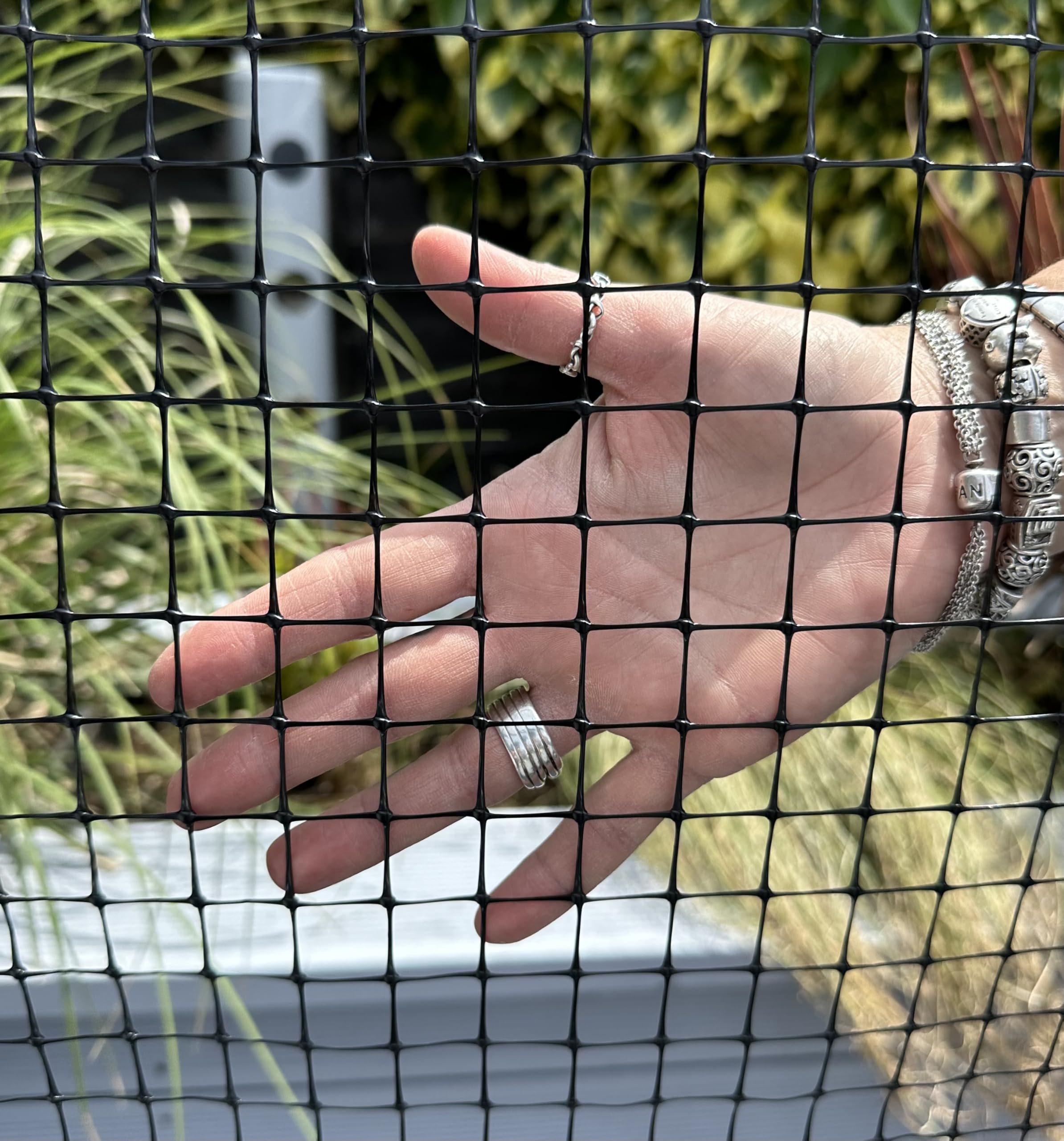 New 1m wide 60 g/m2 PVC Garden Mesh Netting Aviary Fencing Animals Flowerbeds Chicken (1m x 5m)