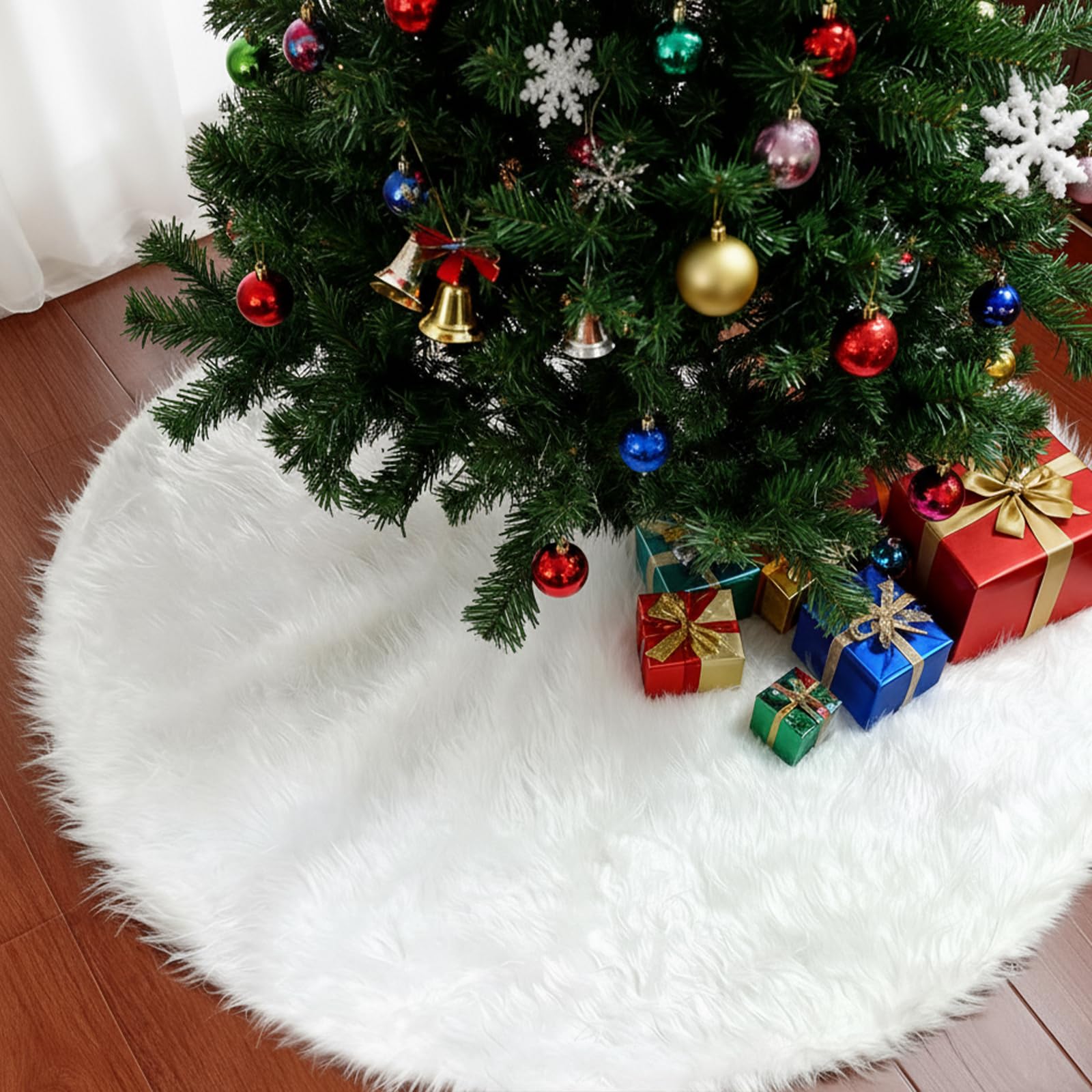48 Inch Christmas Tree Skirt Large White Faux Fur Plush Xmas Tree Skirts Mat for Merry Christmas Party Holiday Luxury Christmas Decorations Indoor Xmas Home Decor