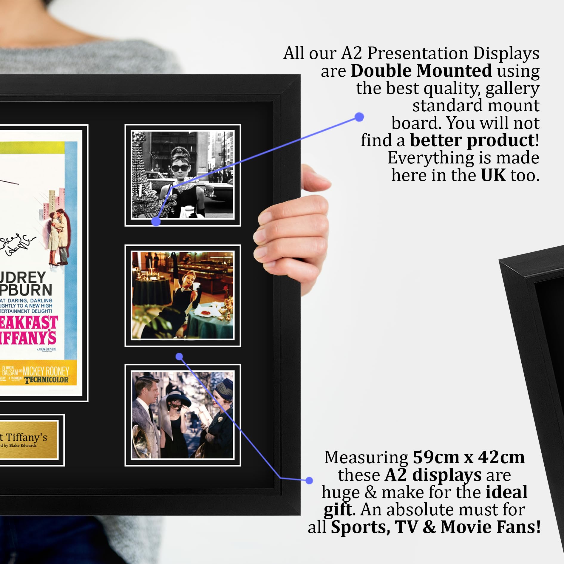 HWC Trading Breakfast at Tiffany's Audrey Hepburn Regali Stampati Autografo Firmato Immagine Per Gli Appassionati Di Memorabilia Di Film - A2 Incorniciato (ID-006436)