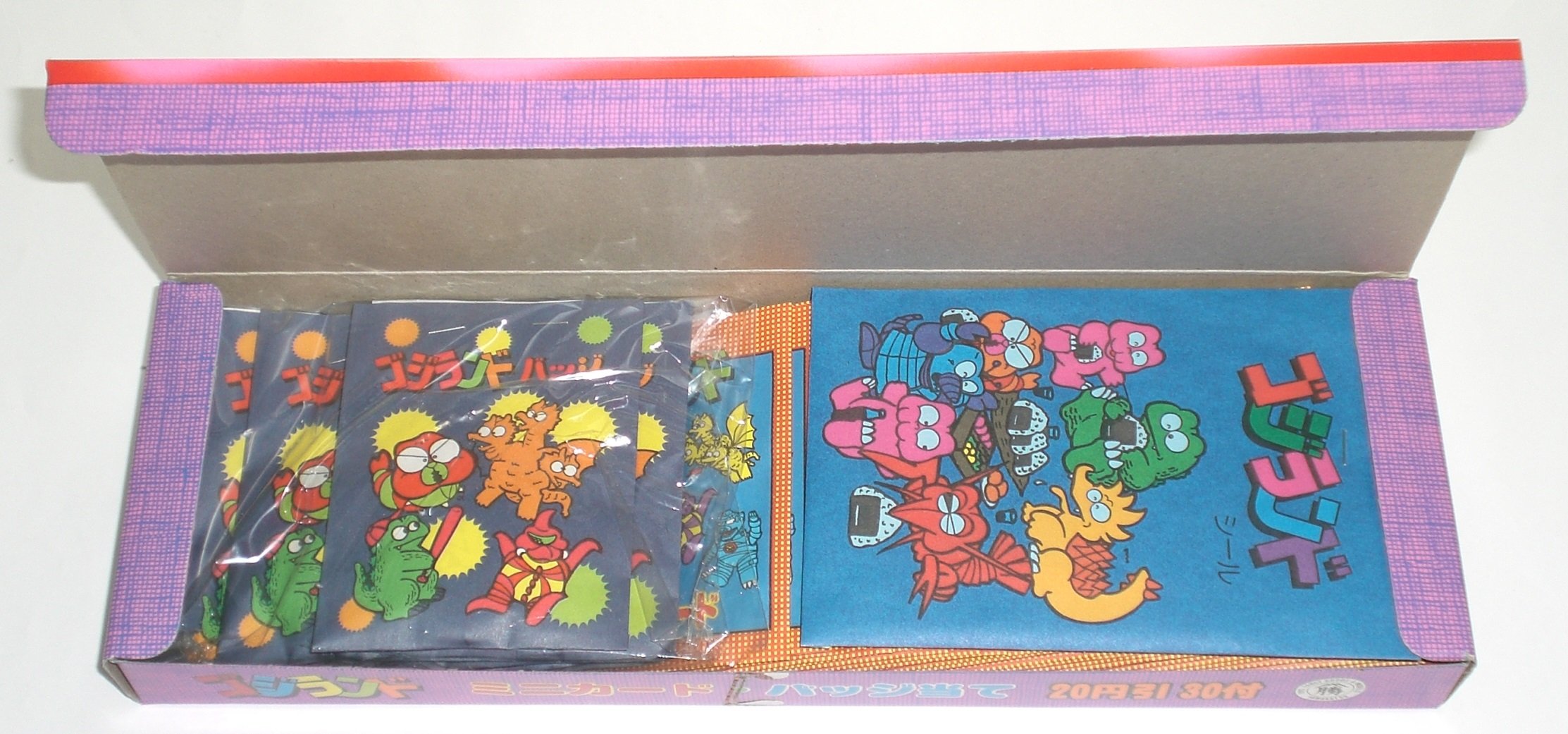 1984年 山勝 ゴジランド ミニカード バッジ当て 箱付 Amazon | ゴジランド ミニカード・バッジ当て 1箱(ミニカード28+バッジ