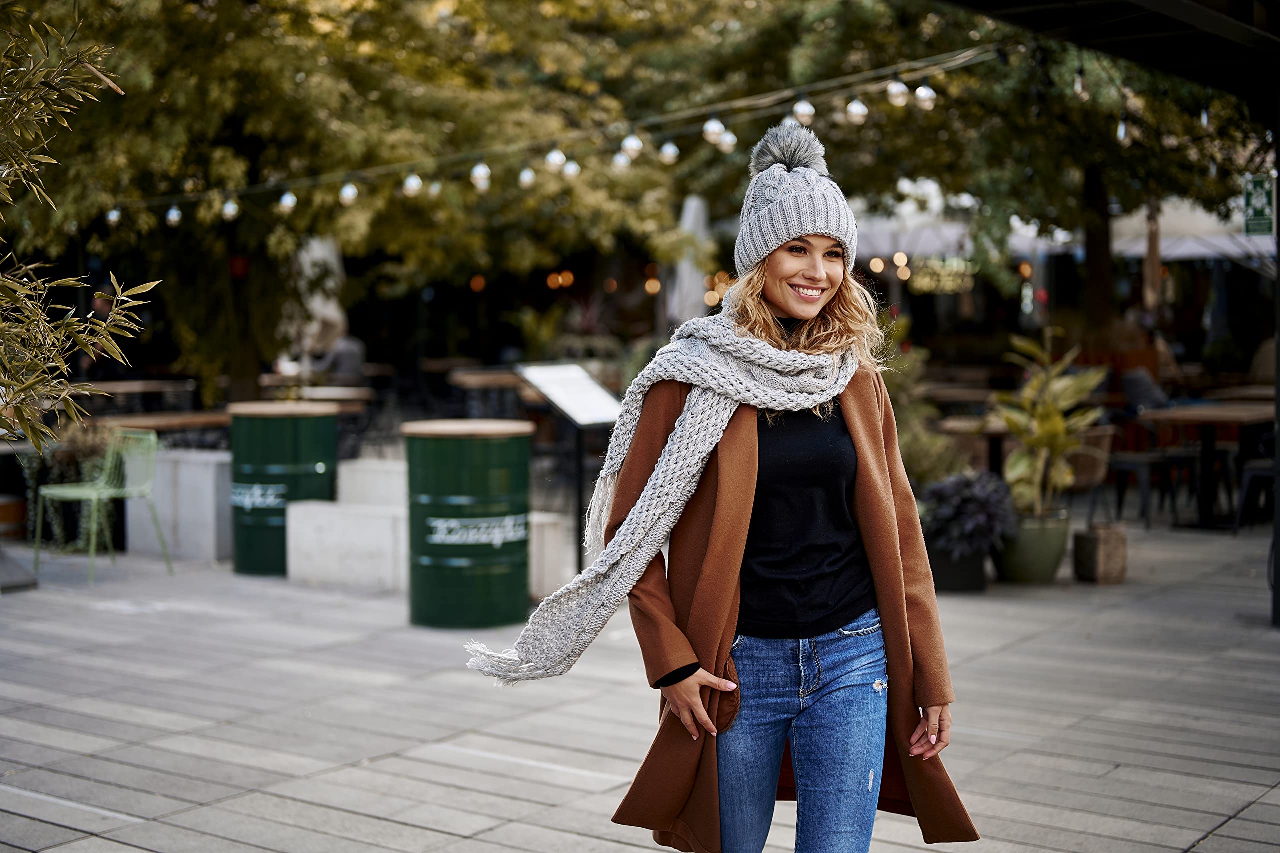 ELIMELI® Bonnet d'hiver pour femme avec pompon en fourrure polaire doublée – Bonnet chaud pour femme – Bonnet d'hiver avec pompon en fausse fourrure – Bonnet en tricot Slouch fabriqué en UE