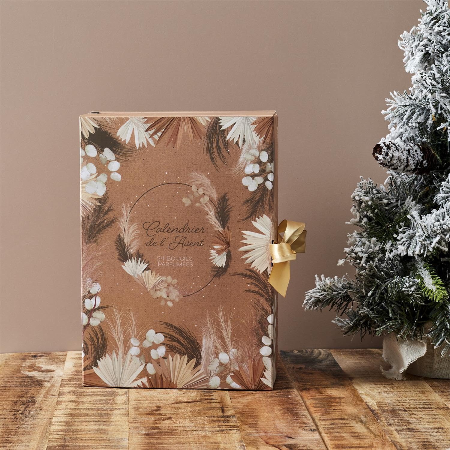 Luxuriöser Adventskalender mit 24 exklusiven Duftkerzen – Elegantes Design und erlesene Winterdüfte – Beige