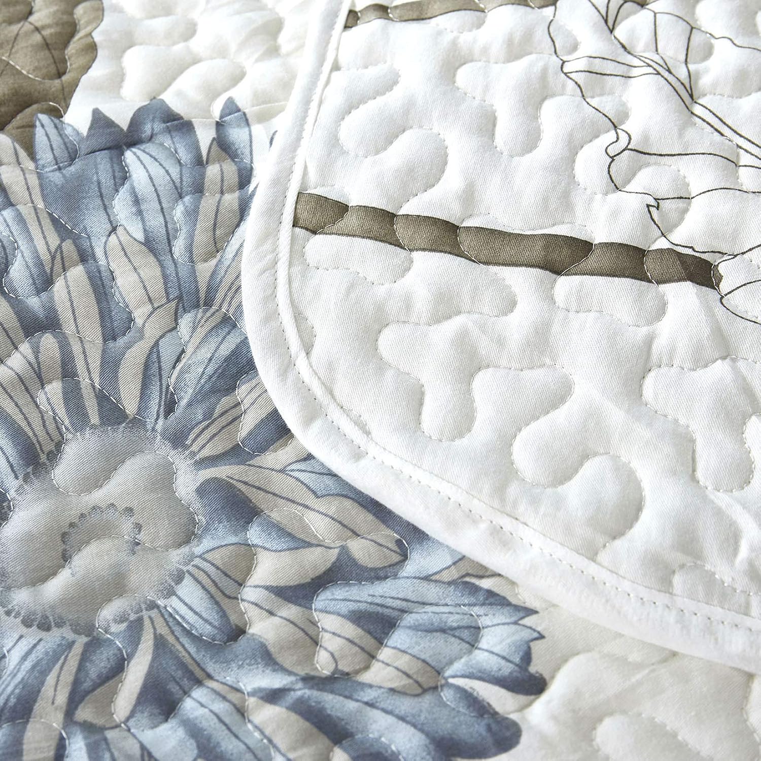 Wake In Cloud - Floral Quilt Set, Botanical Flowers Pattern Printed, 100% Cotton Fabric with Soft Microfiber Inner Fill Bedspread Coverlet Bedding (3pcs, King Size)