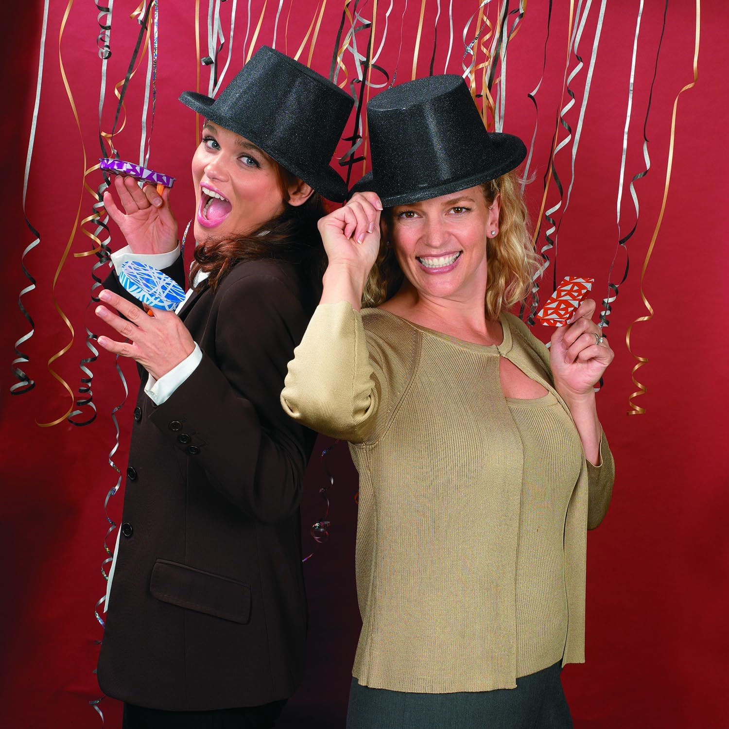 Fun Express Bulk Metal Noise Makers for Sporting Events - 50 Pack Hand Clappers & Clackers for Football Games, Pep Rally Supplies | Groggers for Purim