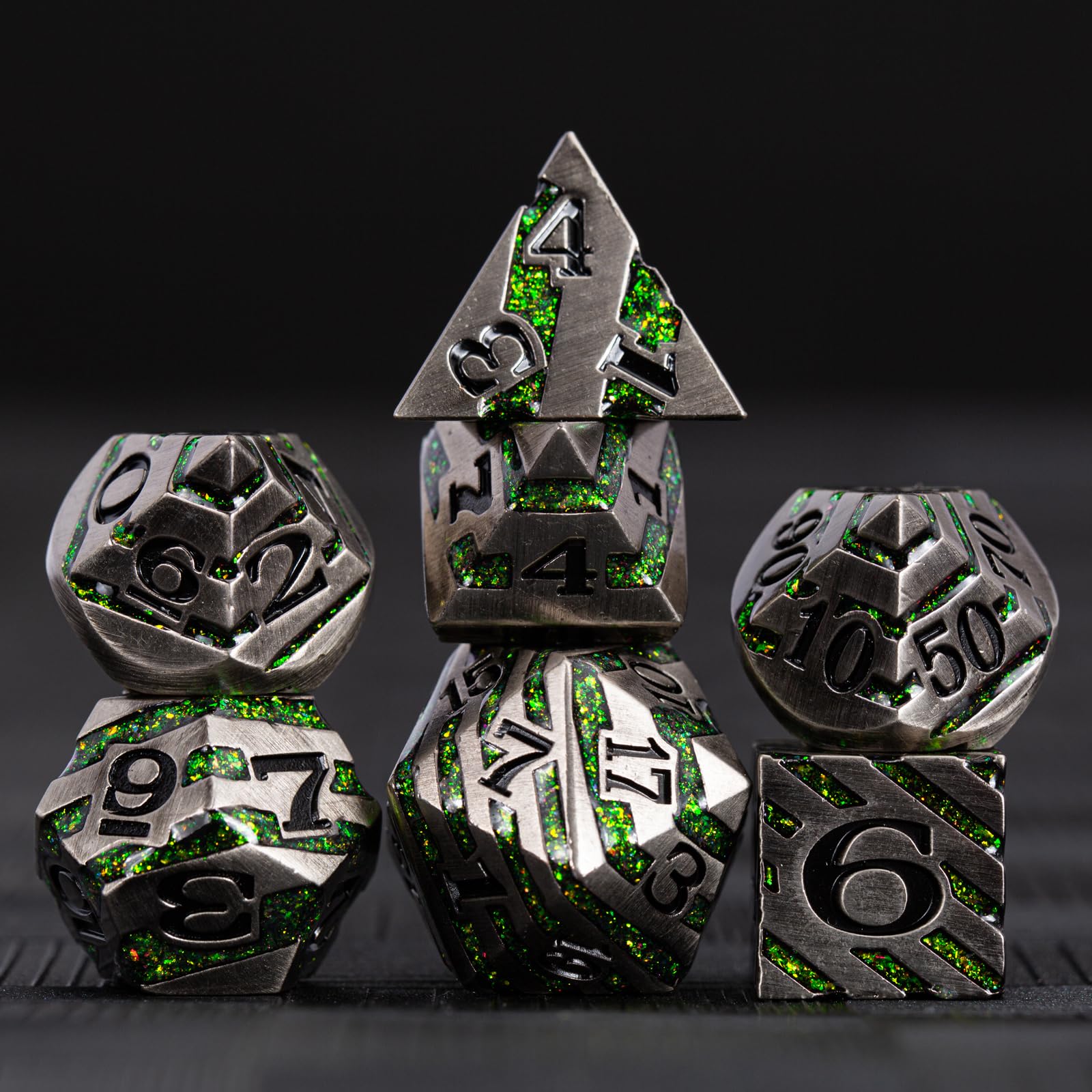 DND - Juego de dados de Dungeons and Dragons D20, dados de rayas metálicas con estuche de regalo, juegos de dados poliédricos para juegos de mesa, dados D&D, MTG, Pathfinder (níquel antiguo, morado