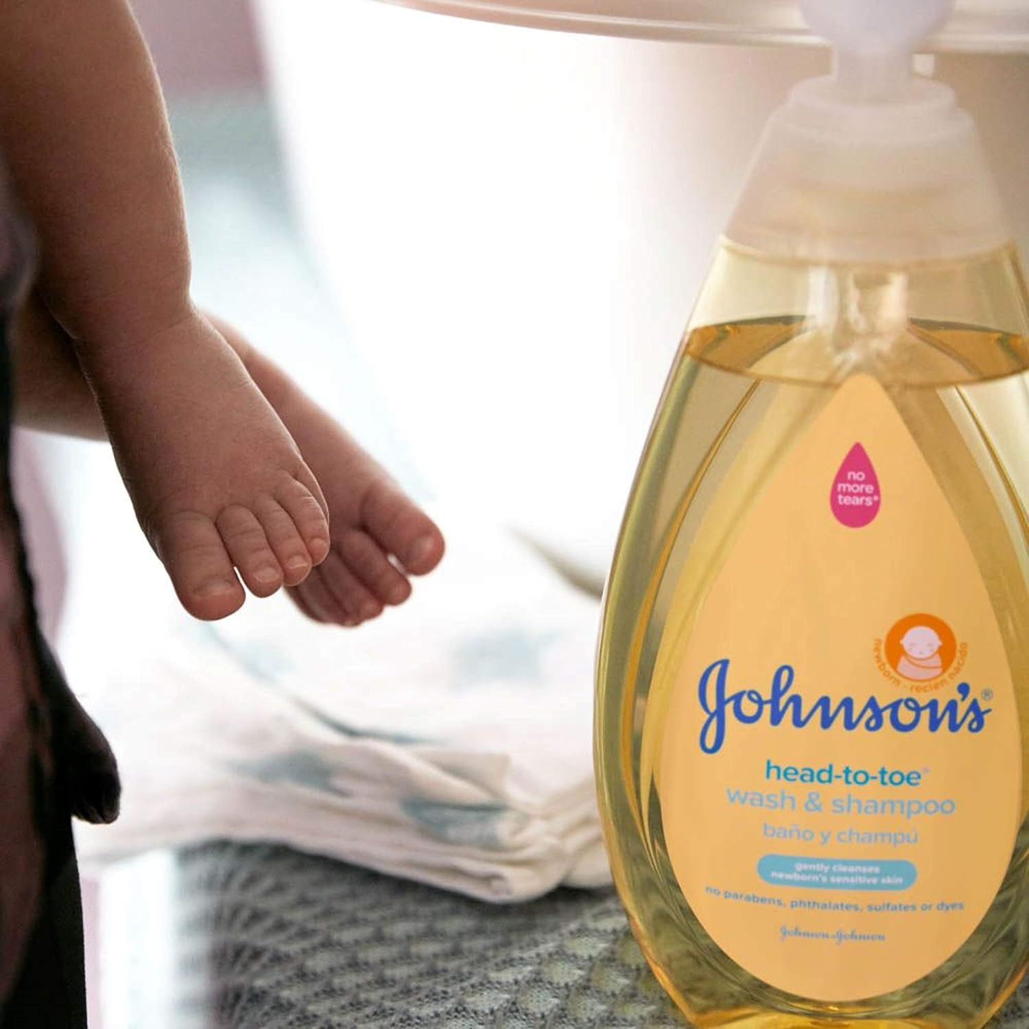 Johnson's Head-To-Toe Gentle Tear-Free Baby & Newborn Wash & Shampoo, Sulfate-, Paraben- Phthalate- & Dye-Free, Hypoallergenic Wash for Sensitive Skin & Hair, 3 x 16.9 fl. Oz (Amazon Exclusive)