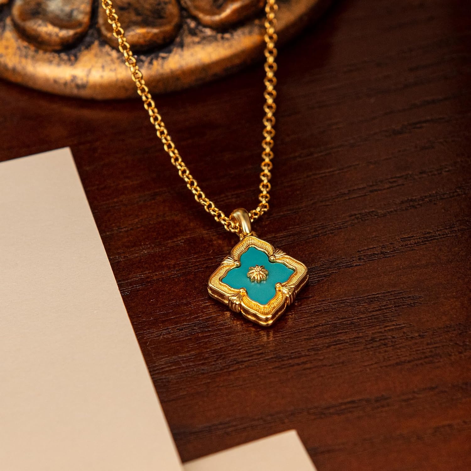 Vintage Jewelry for Women, Double-Sided Gold Clover Necklace 18K Plated with Gemstone, Mother of Pearl Inlaid, Vintage Necklace Set - Image 4