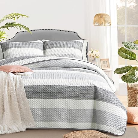 Ansley Grey Quilt Set
