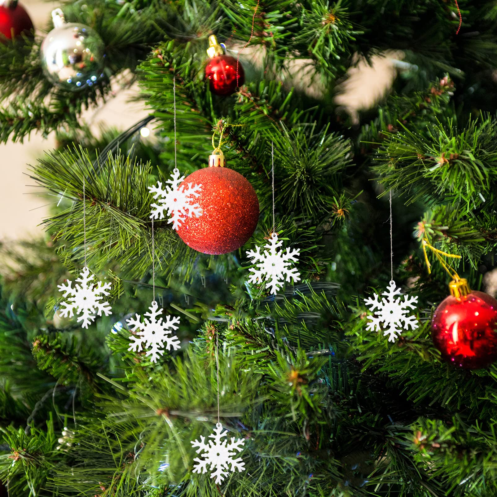 Amosfun 8 Sätze Weihnachtsschneeflocke-anhänger Schneeflockenverzierung Weihnachtsbäume Weihnachts-hüpfburgen Weihnachtsbaumschmuck Weihnachtstischstreuung Weihnachten Plastik Stück * 8