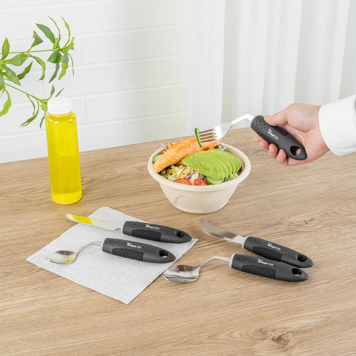 Restaurantware Adaptive Utensils - 1 count Stainless Steel, 9.843 x 5.118 x 1.575 Inches, Ergonomic Eating Aids, Non-Slip Utensil Set for Arthritis, Secure Grip Design, Black