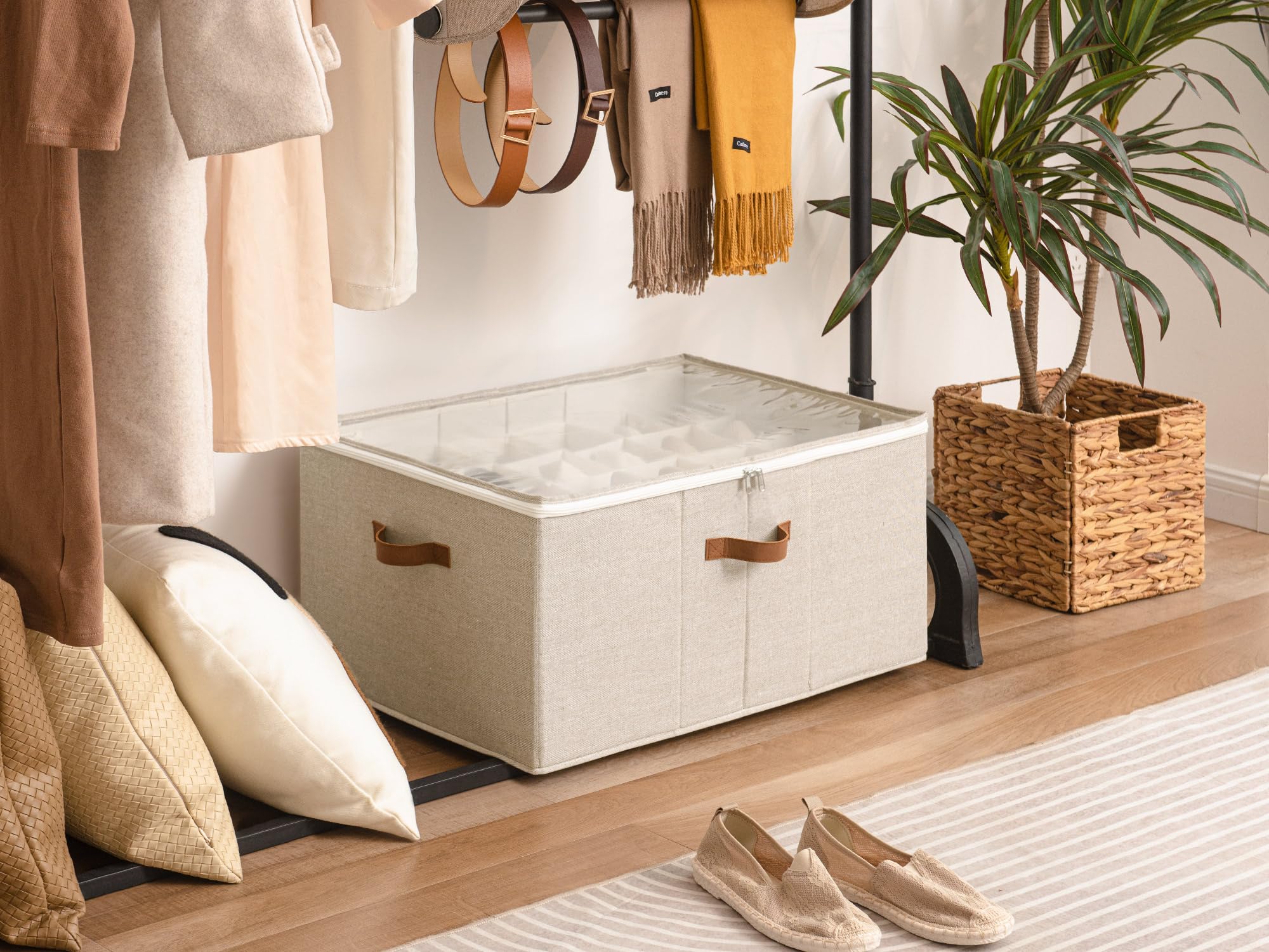 StorageWorks Organizador de zapatos para armario, caja de almacenamiento con capacidad para hasta 24 pares, caja de almacenamiento de tela, contenedores de almacenamiento para armario, marrón y beige