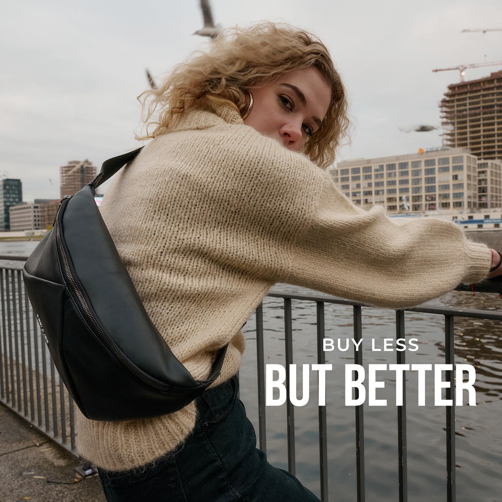 Berliner Bags Premium Bauchtasche Feline, Umhängetasche aus Leder, Crossbody Tasche, Gürteltasche für Damen und Herren - Schwarz