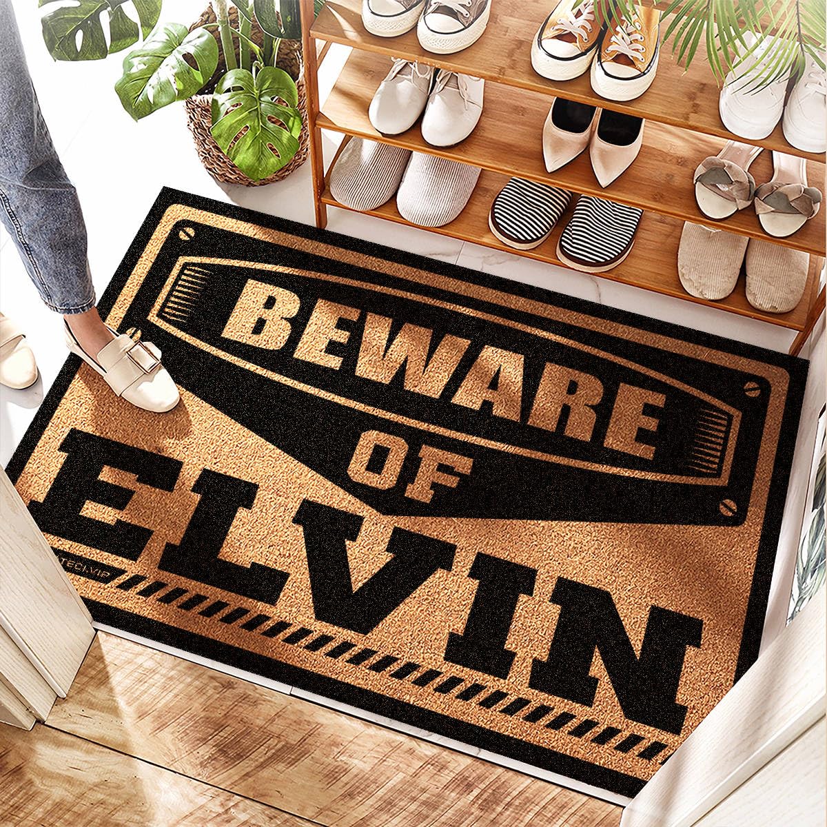 Paillasson intérieur avant Beware Of Elvin pour un accueil drôle