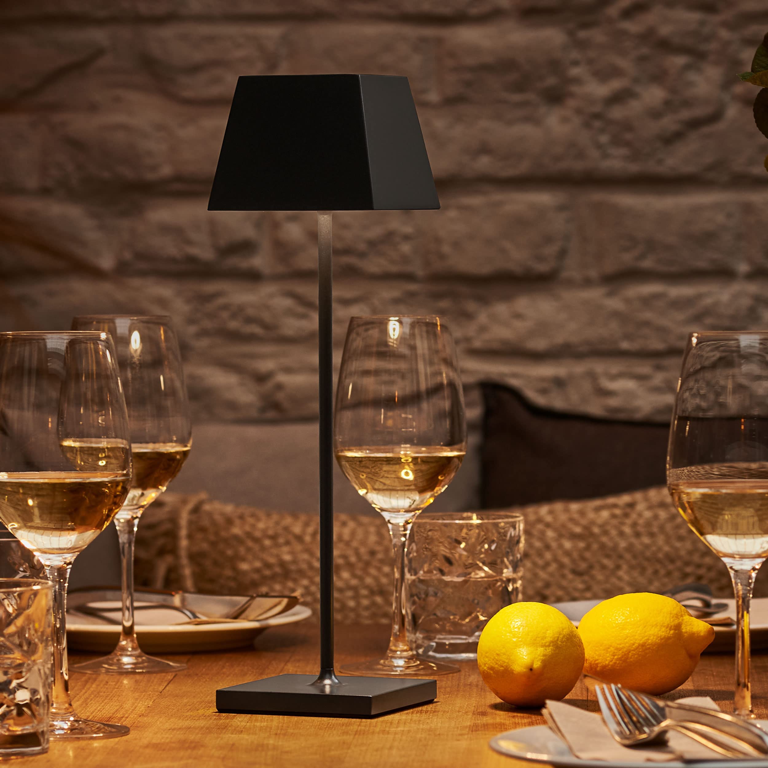 SIGOR Nuindie - Lámpara de mesa con pila de led regulable para interiores & exteriores, altura de 37 cm, recargable con Easy-Connect, 24 h de iluminación, Negro noche | Regulable • Interior y exterior • IP54 • 37 cm • Easy Connect • 12 h de duración de la