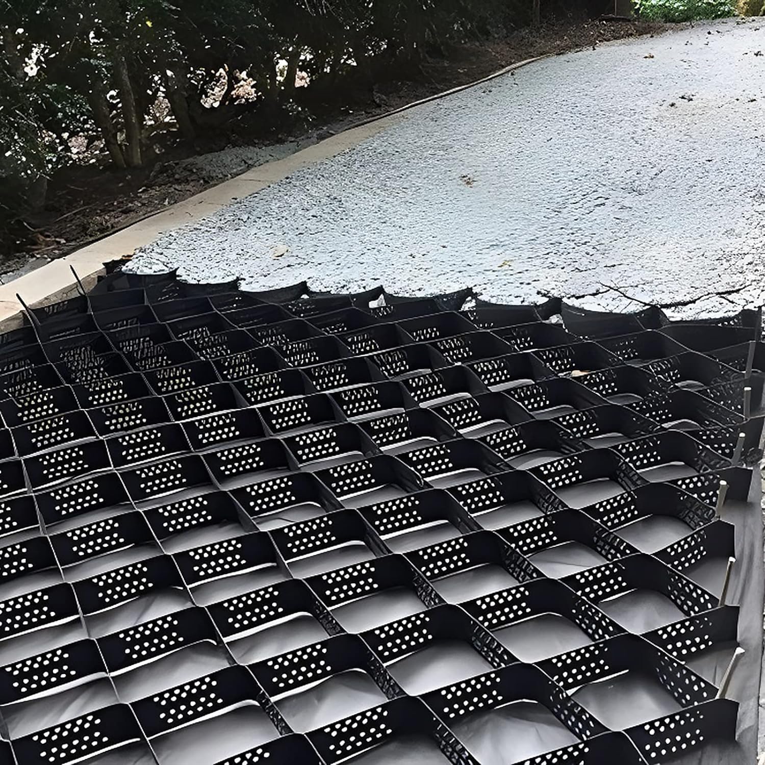 Tissu de grille géographique évolutive noire 5 cm pour mur de soutènement d'allée