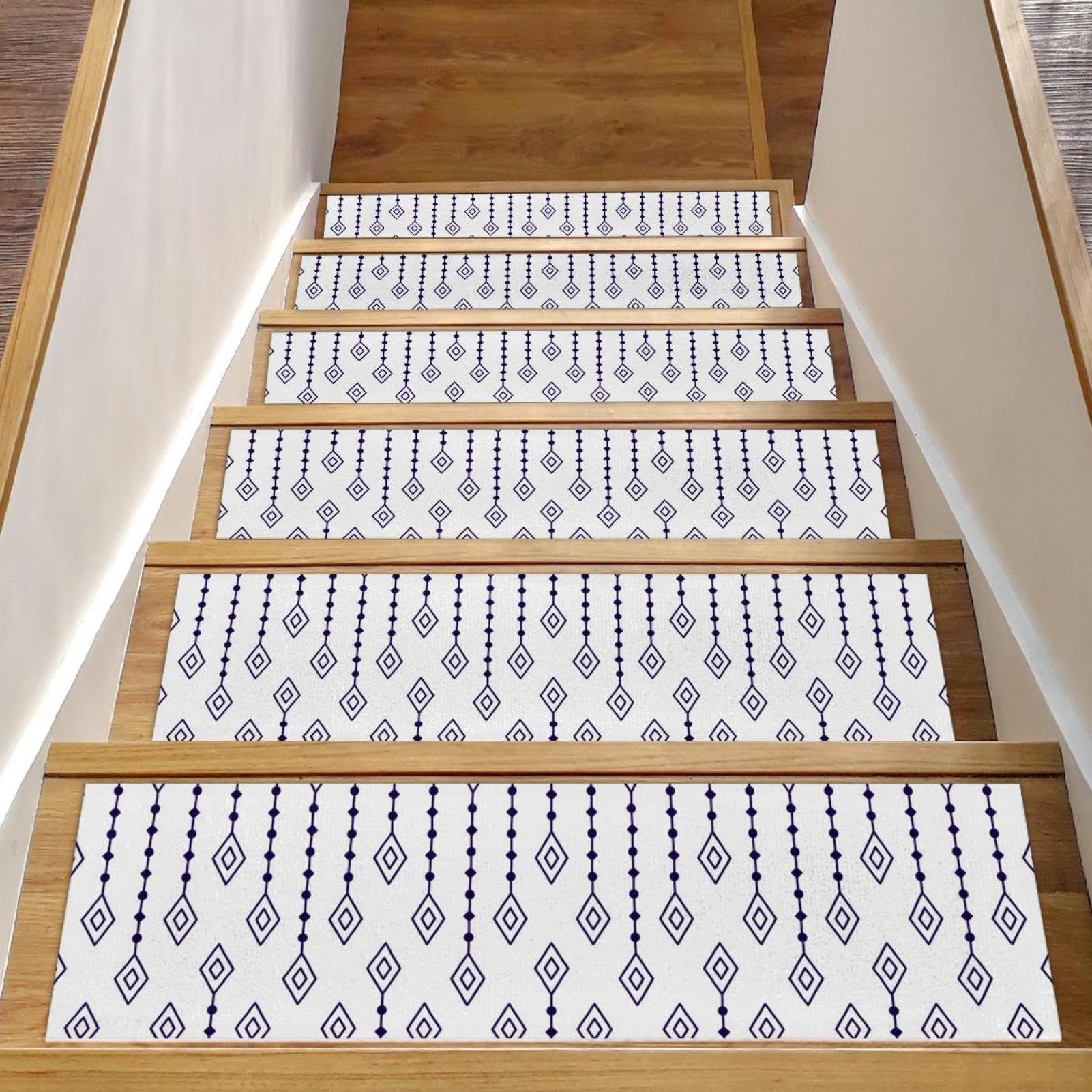 Tapis d'escalier antidérapants bohème pour sublimer vos marches en bois