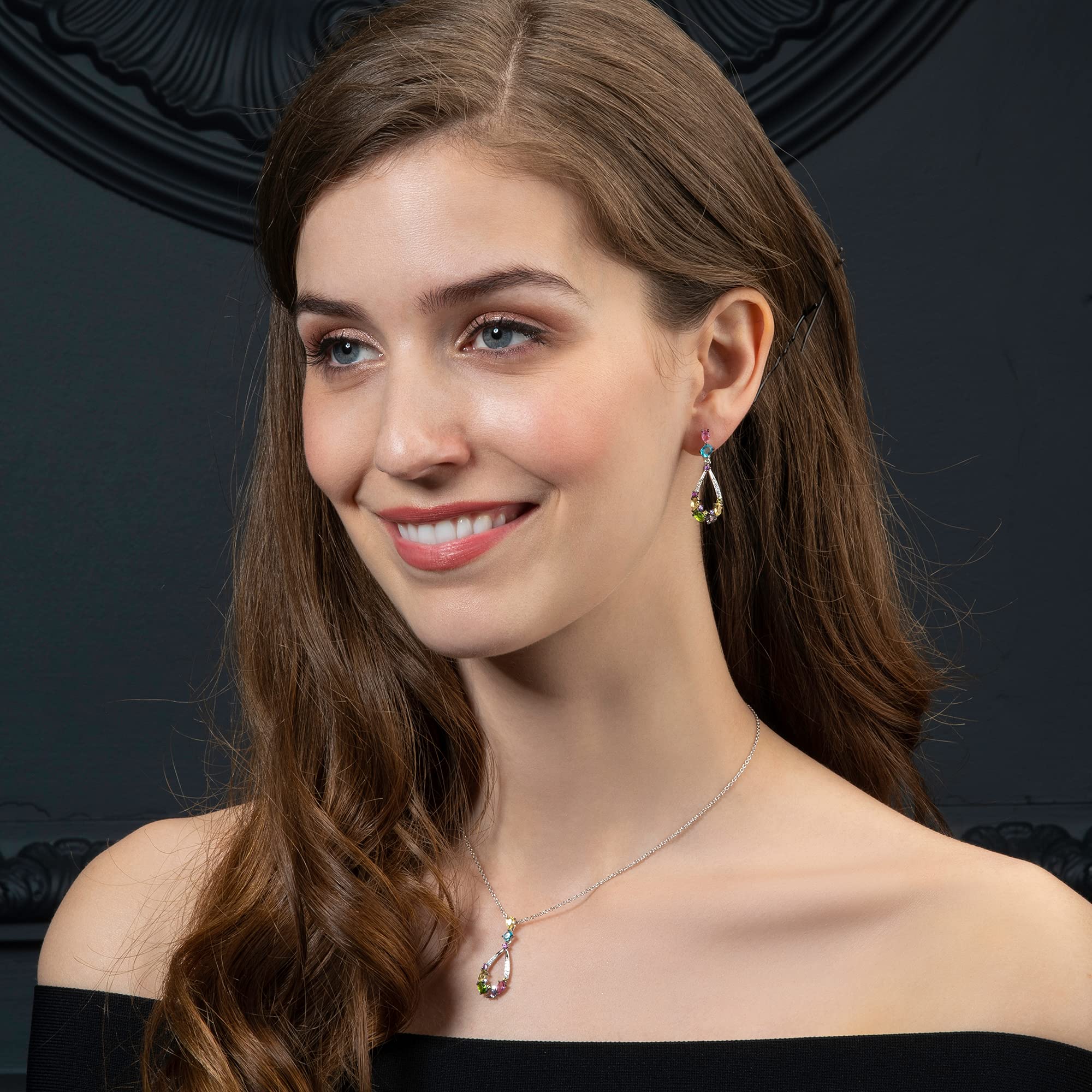 Namana Bunte Tropfenohrringe für Damen. Lange Ohrringe aus 925er Sterlingsilber für Frauen mit mehrfarbigen Steinen und Zirkonia-Edelsteinen. Bunte hängende Ohrringe in Sterling Silber
