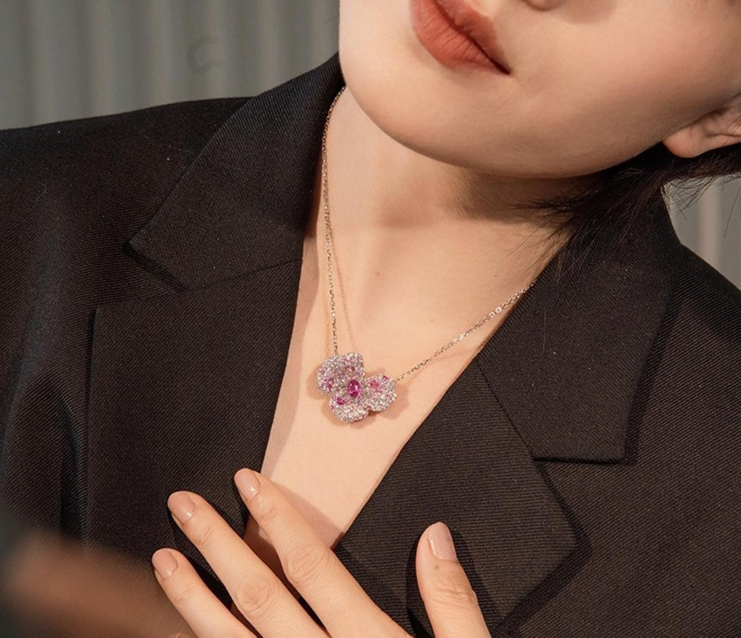 WAHZAUS エレガントなピンクルビーネックレス レディース ミックスカットボウネックレス 7月の誕生石ネックレス 925スターリ