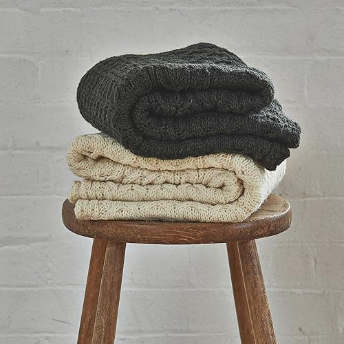 Miniatura 5 de Aran Woollen Mills Manta de lana irlandesa, 100% lana peinada, diseño tradicional de punto trenzado, duradera y fabricada éticamente en Irlanda