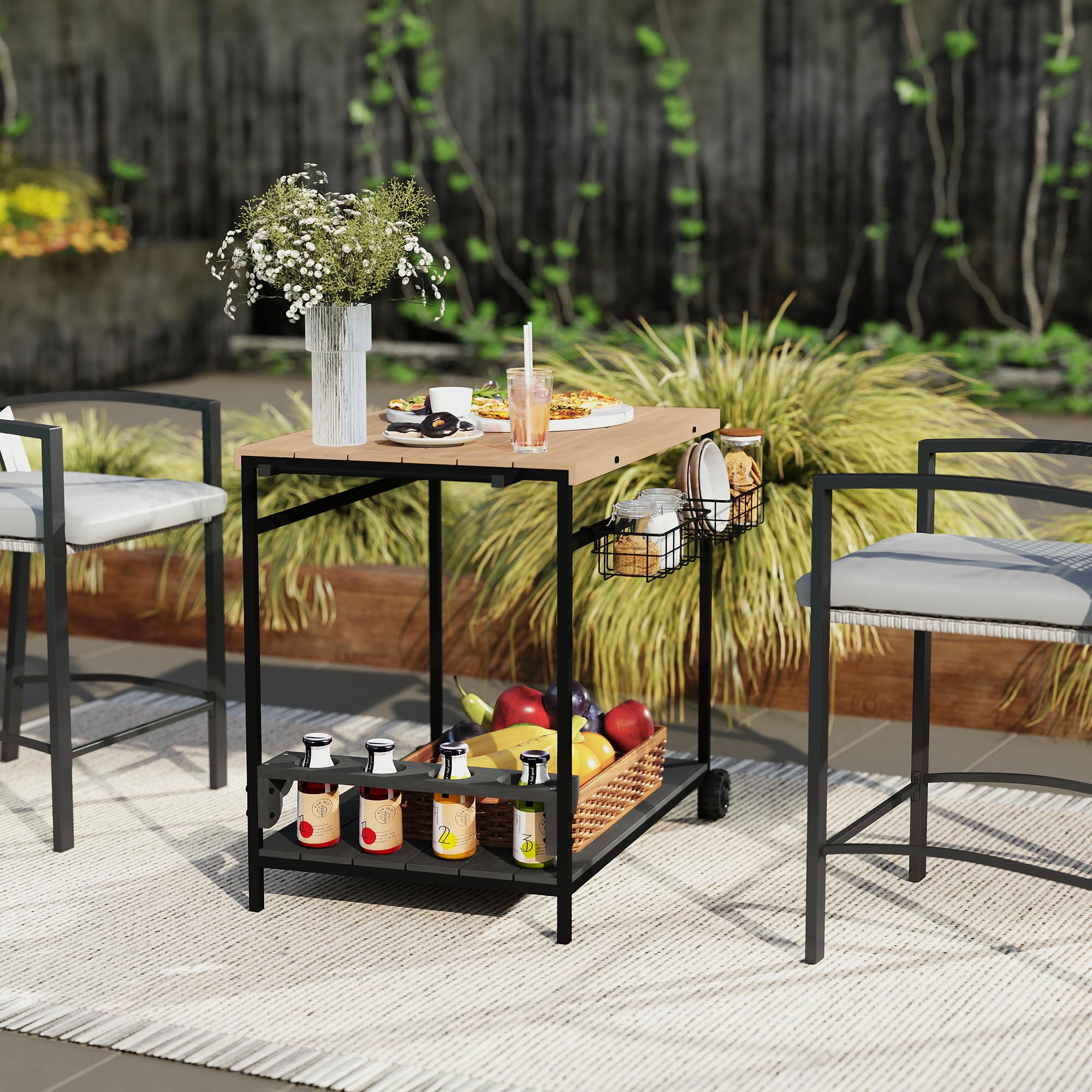 Outsunny Camarera con Ruedas de Madera Carro de Servicio con 2 Estantes 2 Cestas Metálicas y Soportes para Botellas para Jardín Terraza Patio 97,5x65x81 cm Natural y Negro