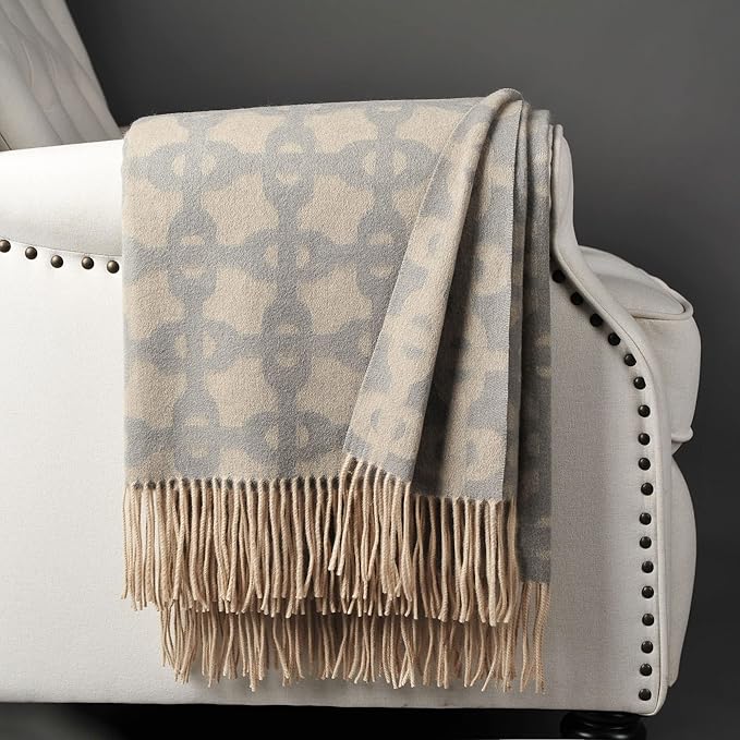 CUDDLE DREAMS Premium Cashmere Throw Blanket with Fringe, Luxuriously