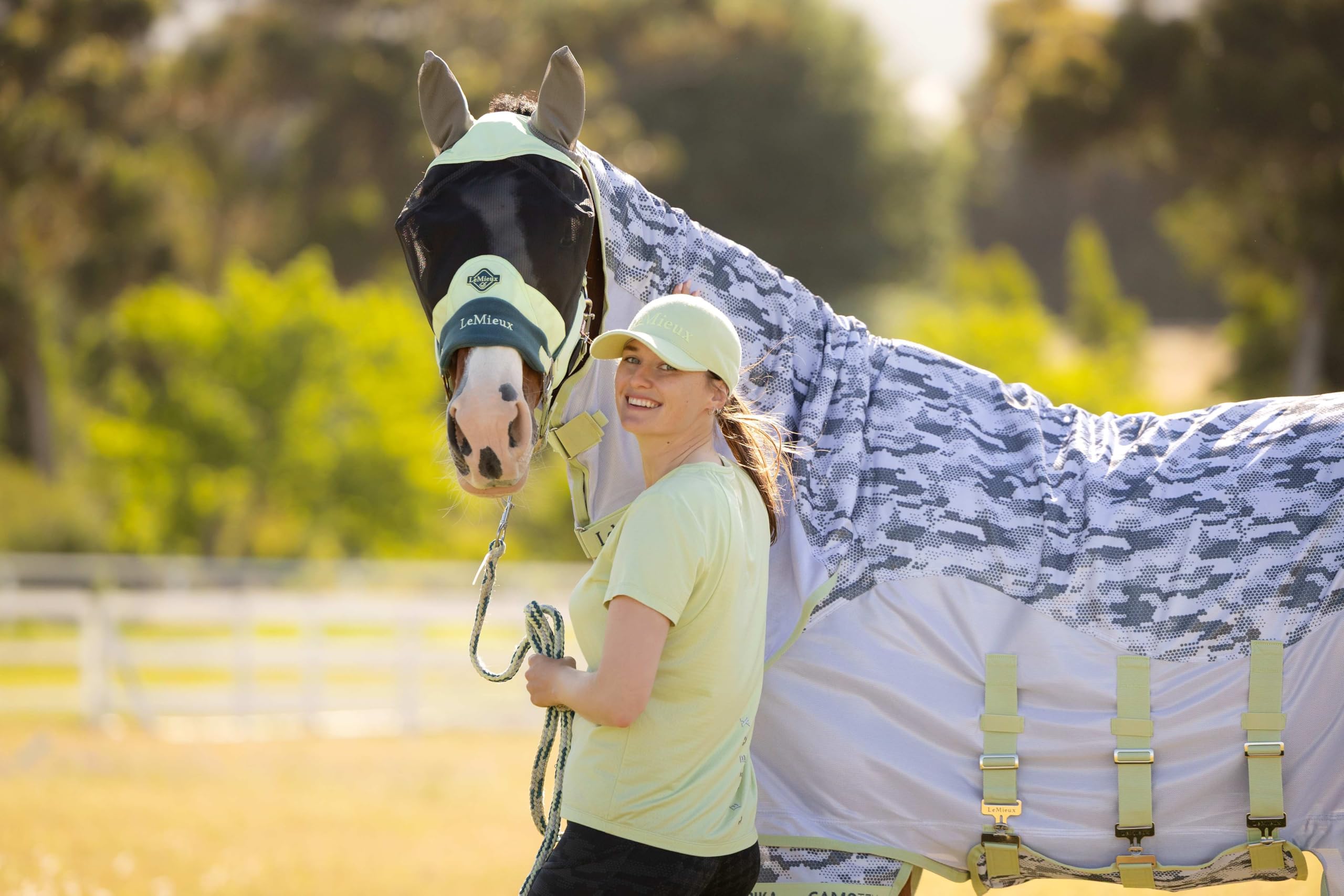 LeMieux Arika Camo-Tek Fly Rug - Alfombra de caballo ecuestre con moscas - Macaron - 6 pies 6 pulgadas