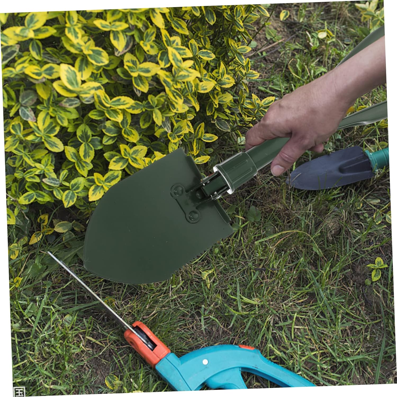 1set Stainless Steel Multifunctional Snow Cleaning Tool Outdoor Deicing Shovel for Efficient Winter Use Compact Design Ergonomic Handle