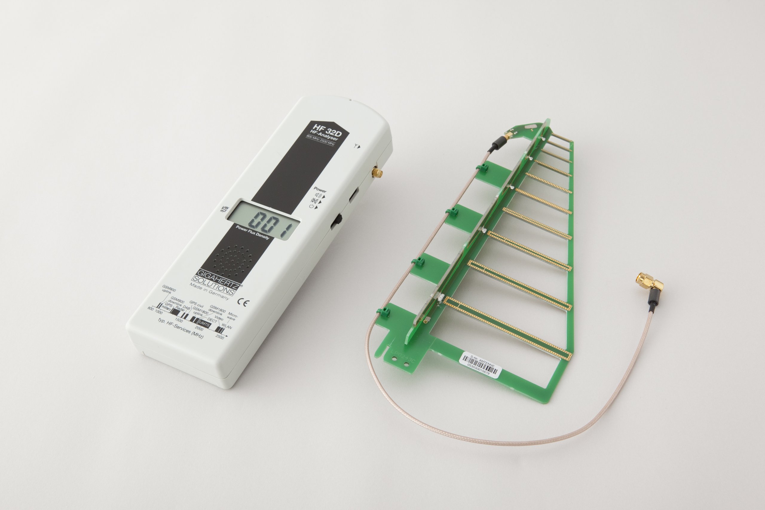 Amazon.co.jp: 高周波電磁波解析装置 HF32D プラスチックケース付 