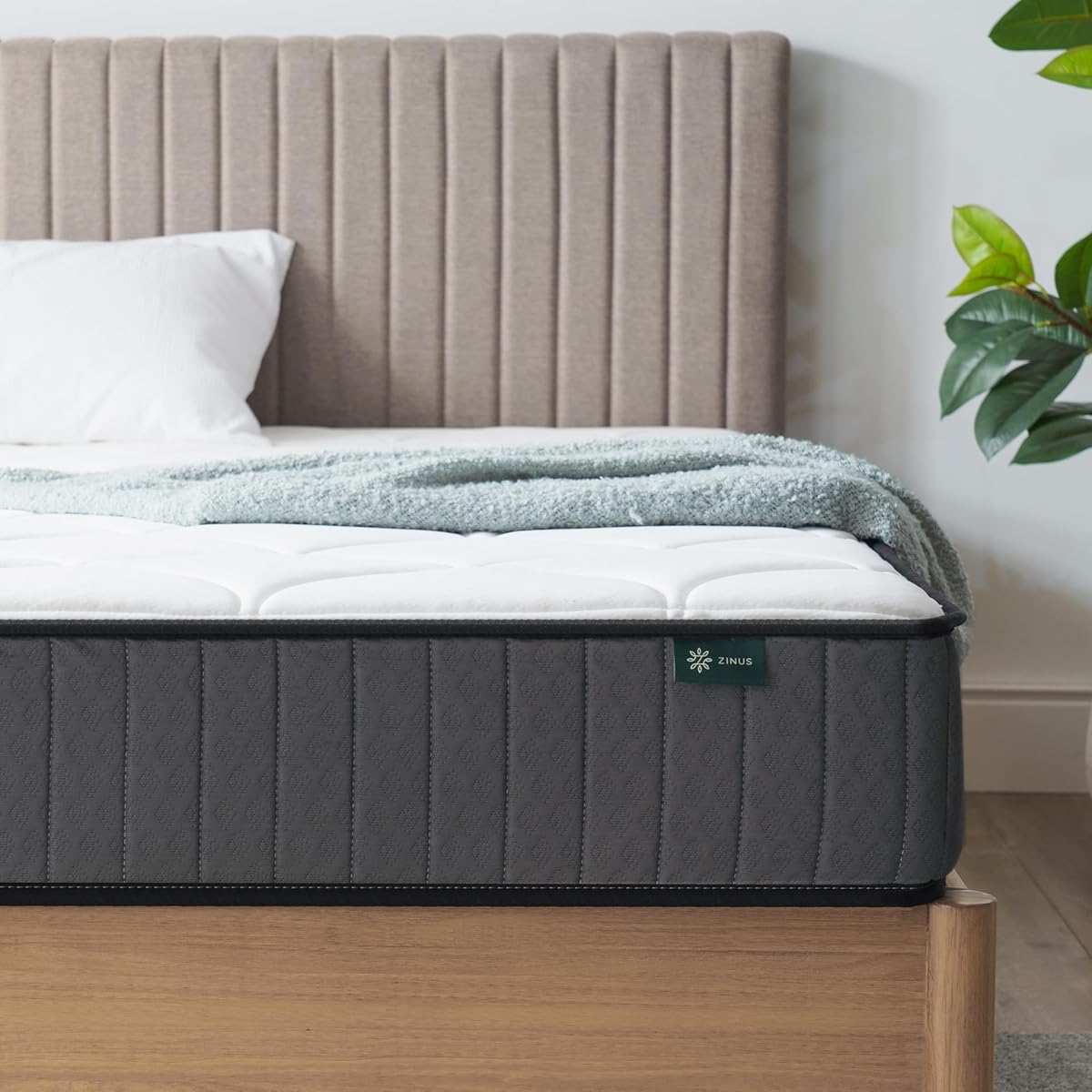 Zinus Double Memory Foam Mattress & Pocket Spring - 4ft6 (135 x 190 cm) - 6'' Height - Medium Firmness - Skin -friendly Hybrid Mattress - Orthopaedic Support - OEKO-TEX Certified - Designed in UK