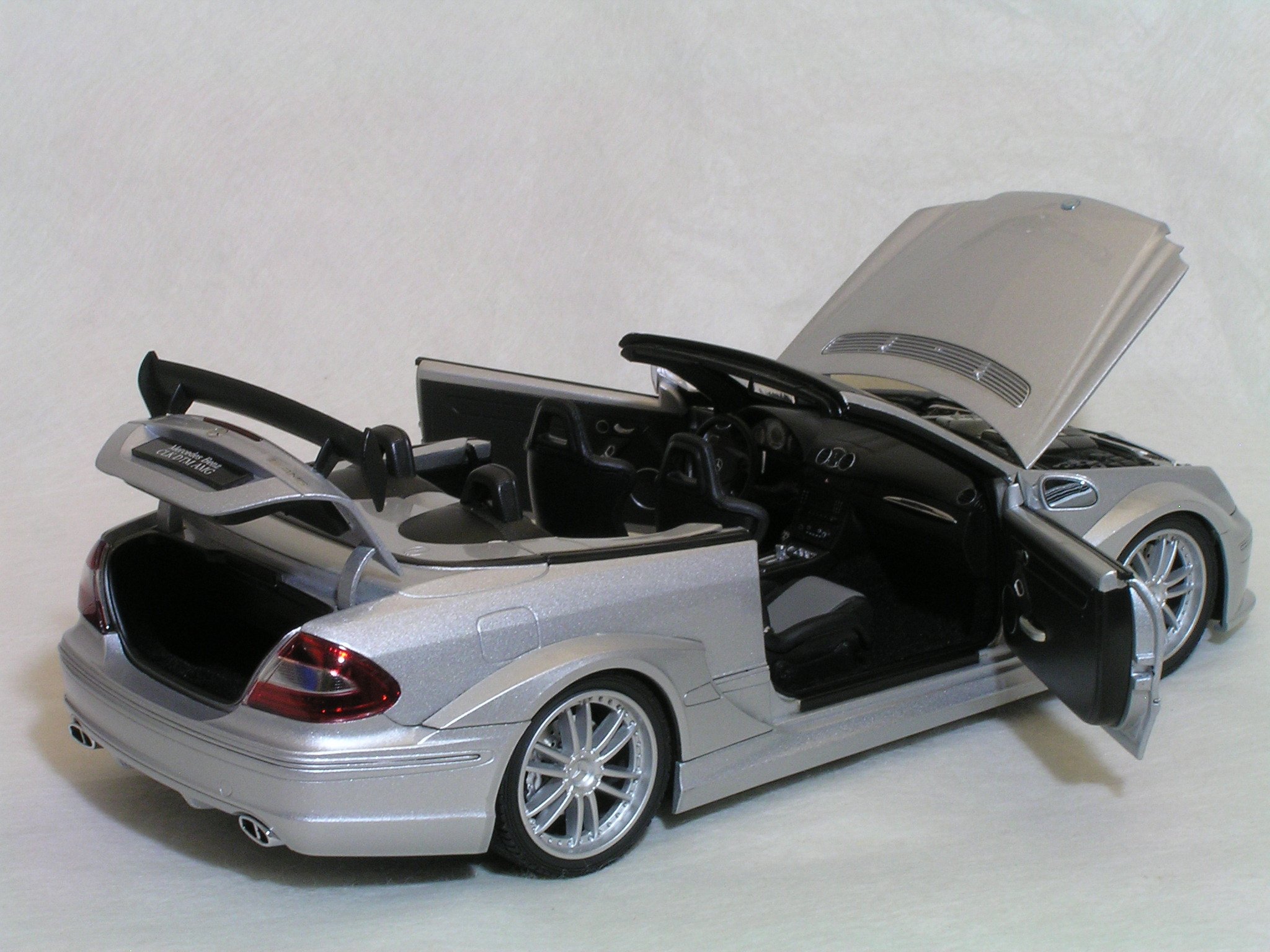 MERCEDES-BENZ CLK DTM AMG coupe blanc 1/18 KYOSHO 08461W voiture