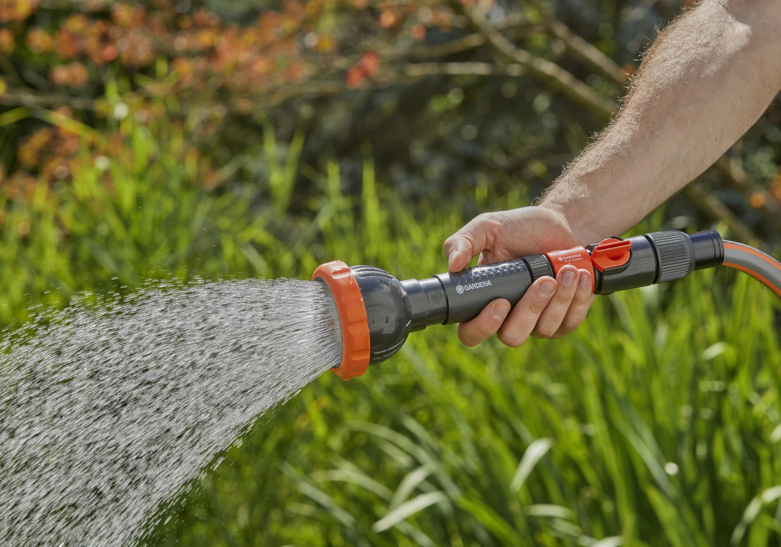 Gardena Profi-System-Spritz-Brause: Gartenbrause für einen höheren Wasserdurchfluss, mit stufenlos regulierbarem Wasserstrahl (2847-20)