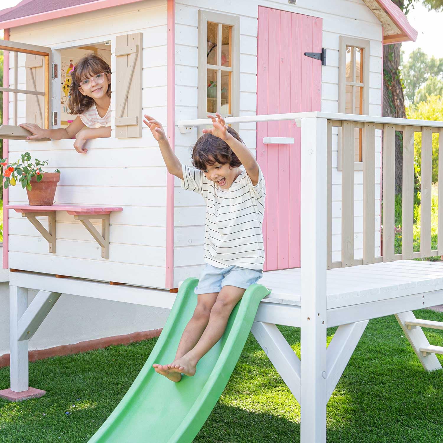 Casas Green House Casita Infantil de Madera Exterior con Tobogán 150 x 192 x 230 cm