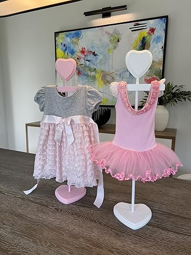 Miniatura 2 de Soporte para vestido y atuendo en forma de corazón  Decoraciones de baby shower para niña o niño  Juego de perchas de madera maciza ensambladas a