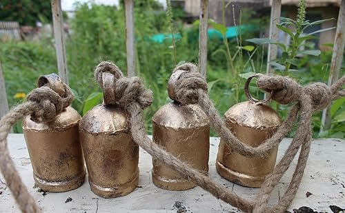 Miniatura 2 de Mango Gifts Shabby Chic Campanas de vaca colgantes de metal rústico con cuerda de 25.6 in de longitud (oro antiguo)