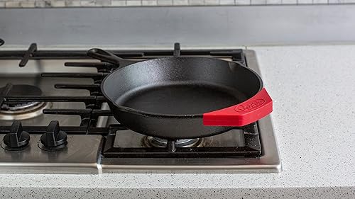 Miniatura 5 de Lodge Soporte de asa de silicona para microondas - Soporte de asa caliente apto para lavavajillas diseñado para productos tradicionales de hierro