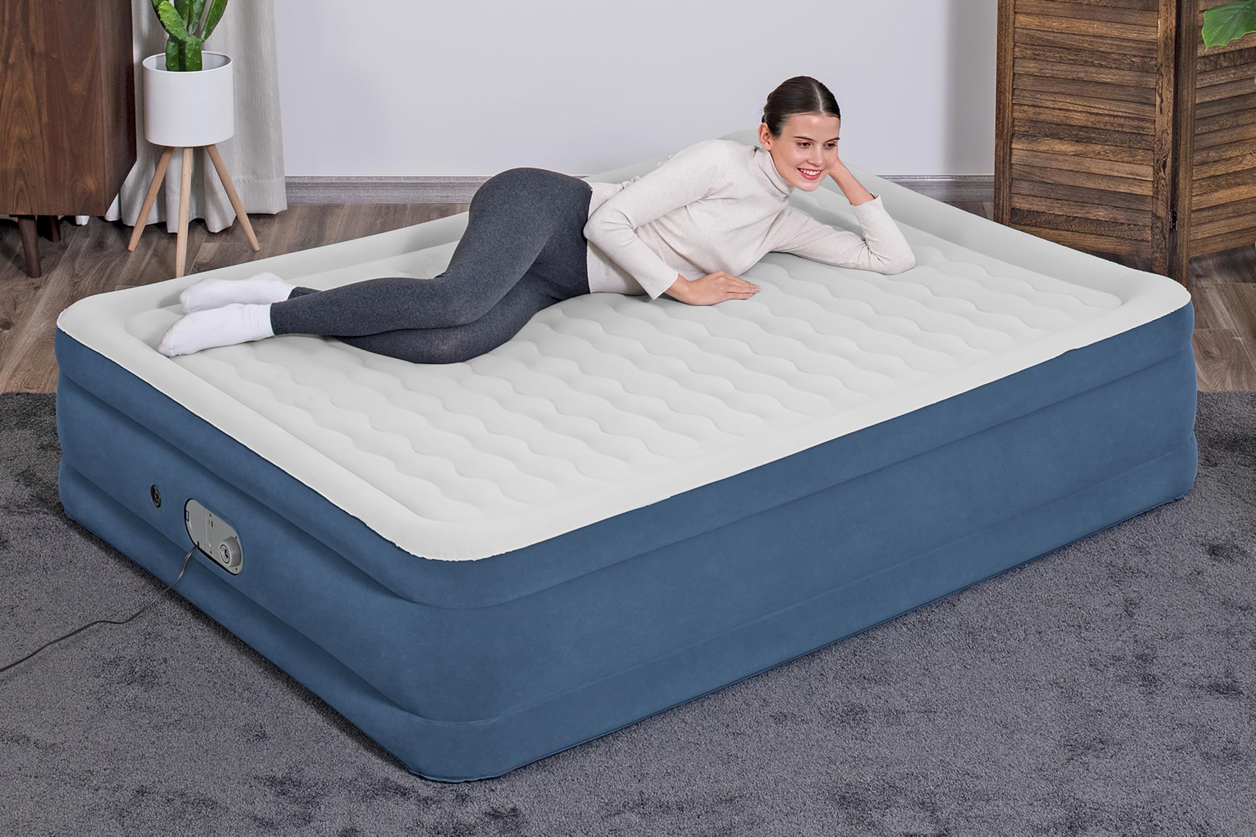 Bestway AlwayzAire Doppelluftbett mit integrierter Doppelpumpe, 203 x 152 x 46 cm, 2 Personen, bis 300 kg, flüsterleise zweite Pumpe, USB-Anschlüsse, strapazierfähiges Vinyl, Tasche, Reparaturflicken