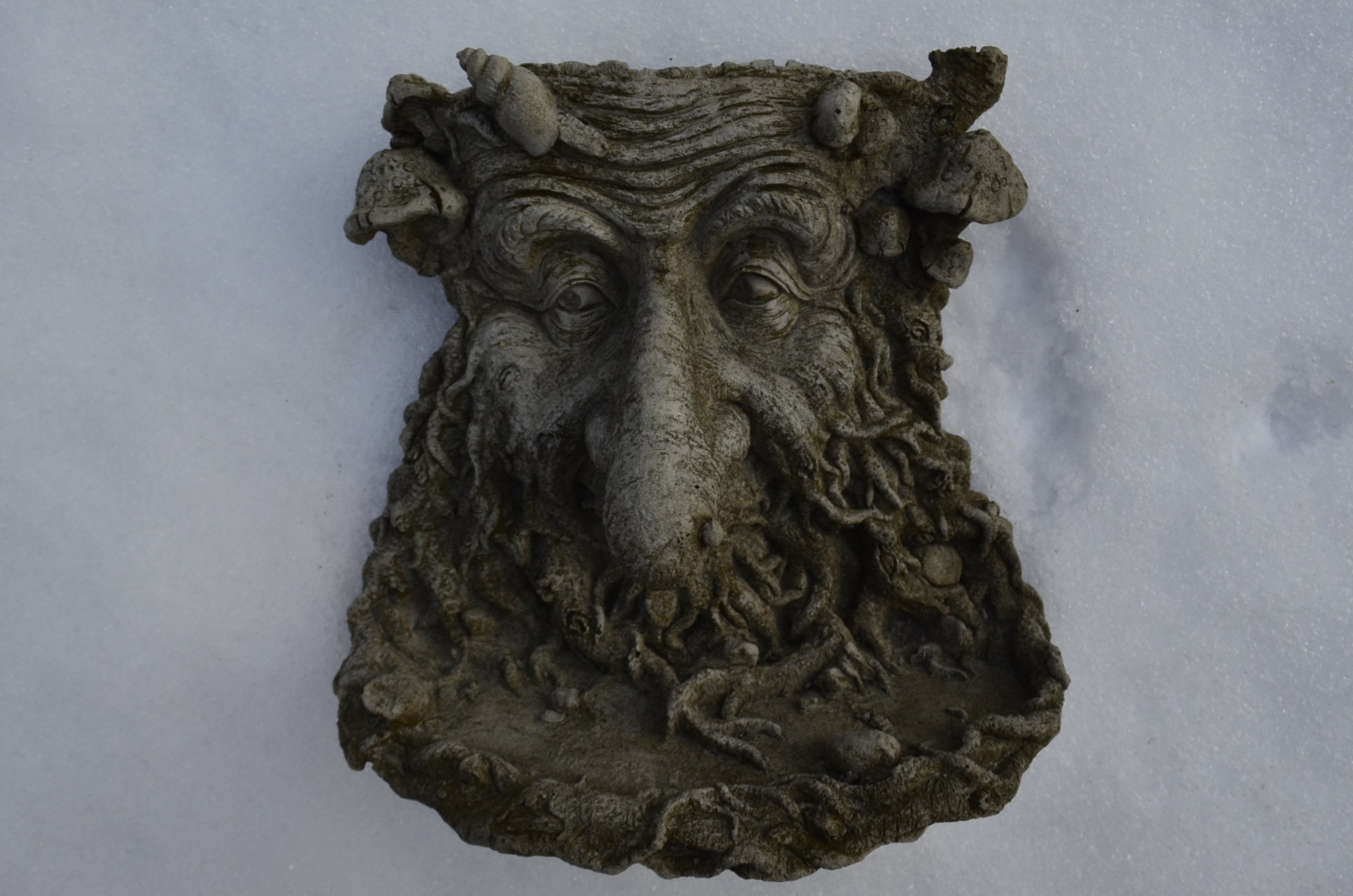 GREEN MAN GARDEN WALL PLAQUE - DETAILED CAST STONE GARDEN ORNAMENT STATUE/SCULPTURE