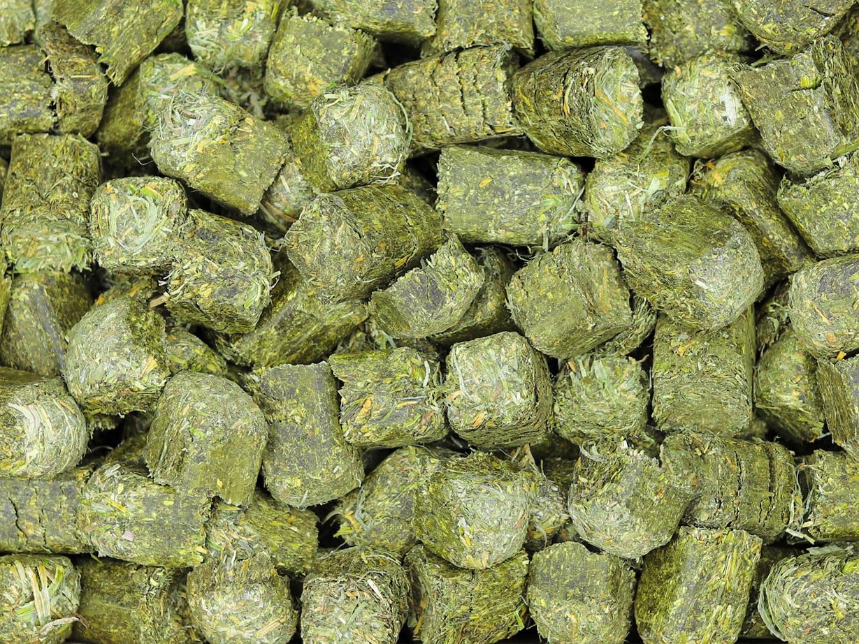 Linasson Cubos de Alfalfa para Alimentación Animal, 20kg, Pack de 50 Bolsas