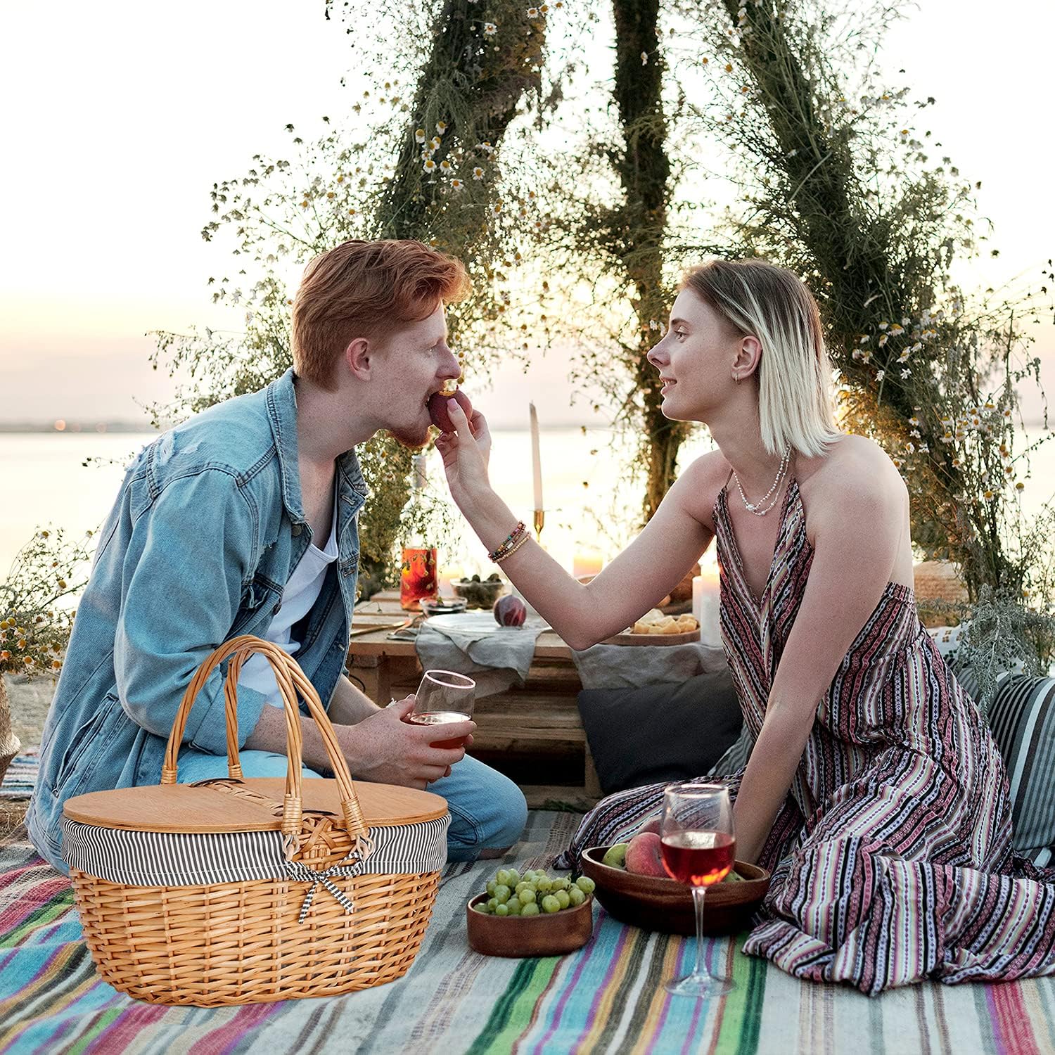Wicker Picnic Basket with Liner, Wooden Split Lid Picnic Basket, Vintage-Style Picnic Hamper with Folding Woven Handle for Picnic, Camping, Outdoor, Valentine Day, Thanks Giving, Birthday (Grey) : Patio, Lawn & Garden
